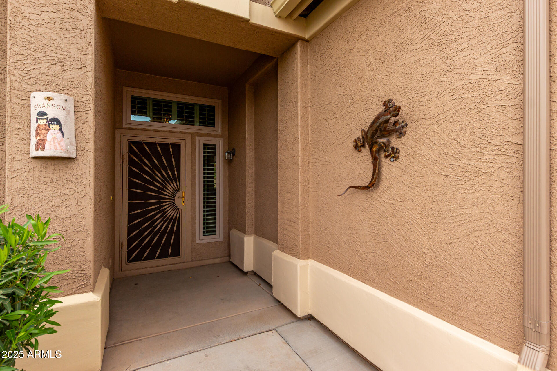 1091 E DESERT INN Drive
