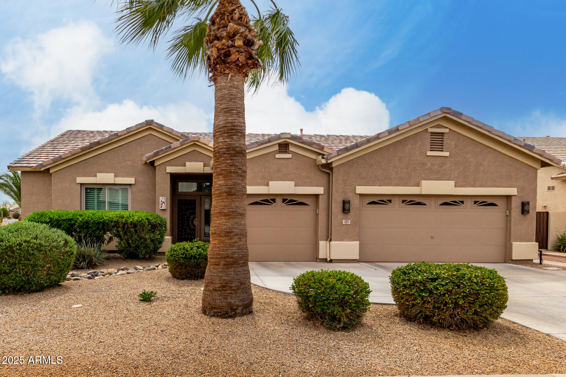 1091 E DESERT INN Drive