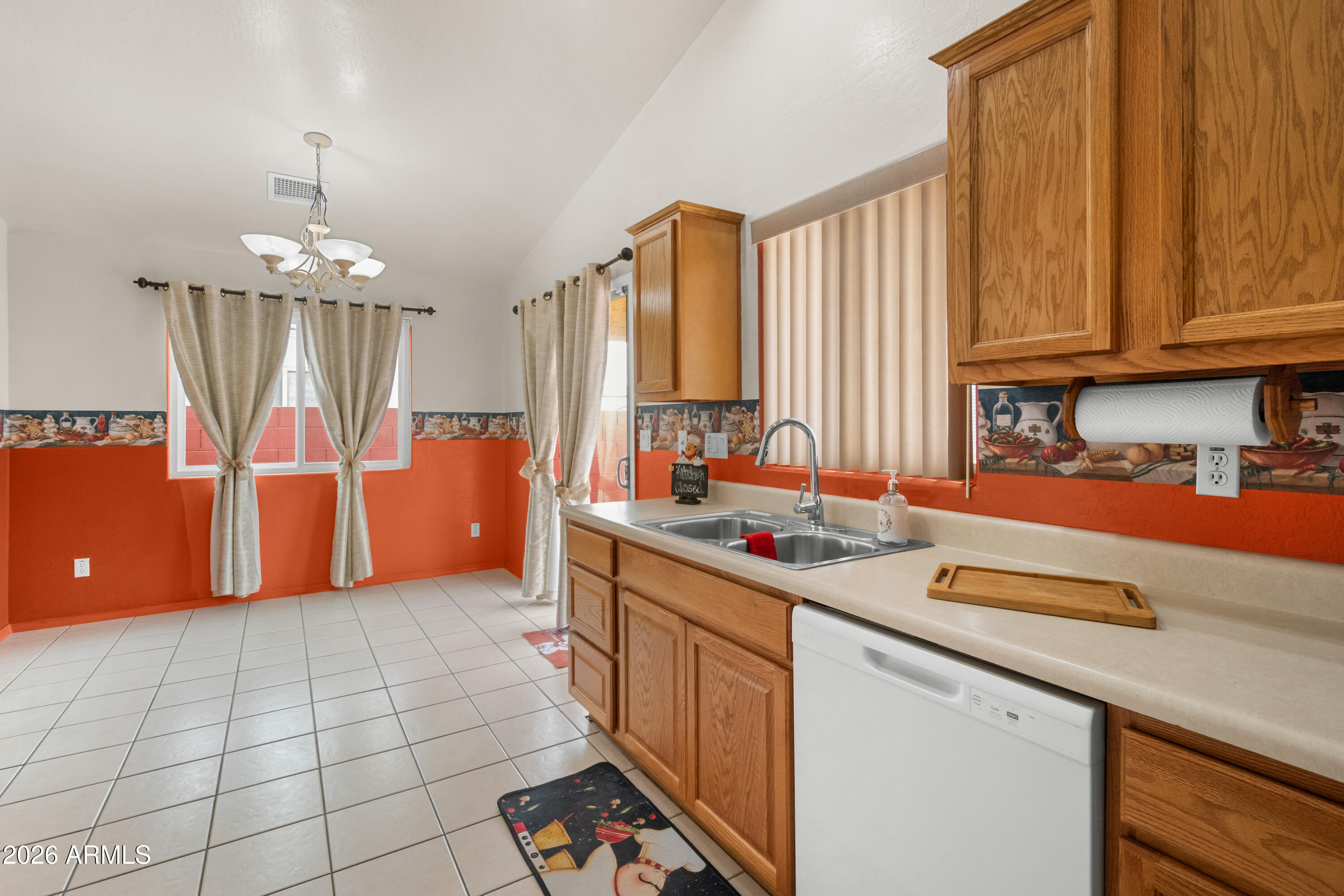 632 W 12TH Street