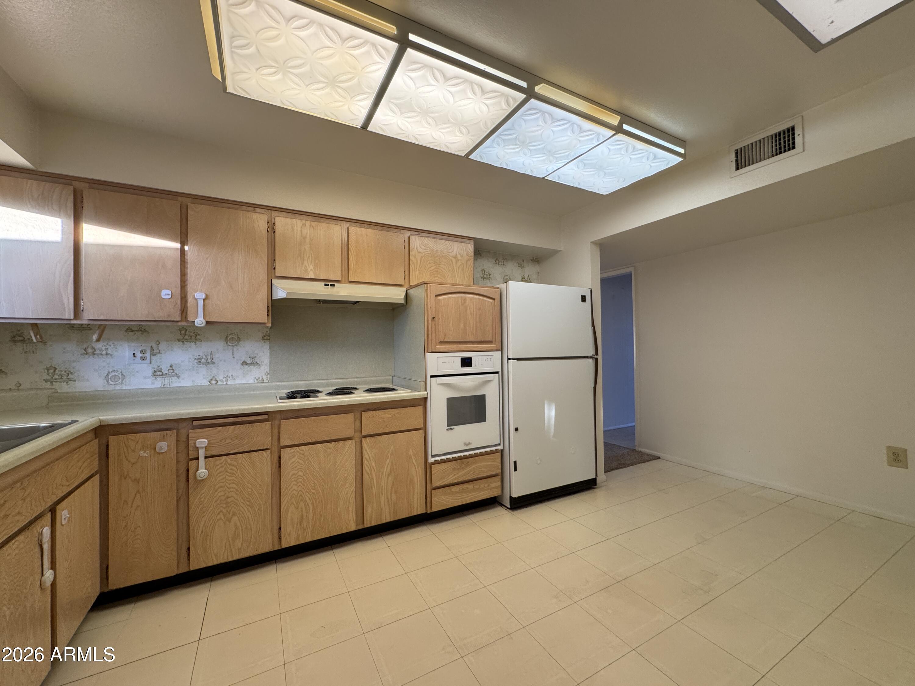 14206 N CROWN POINT Court