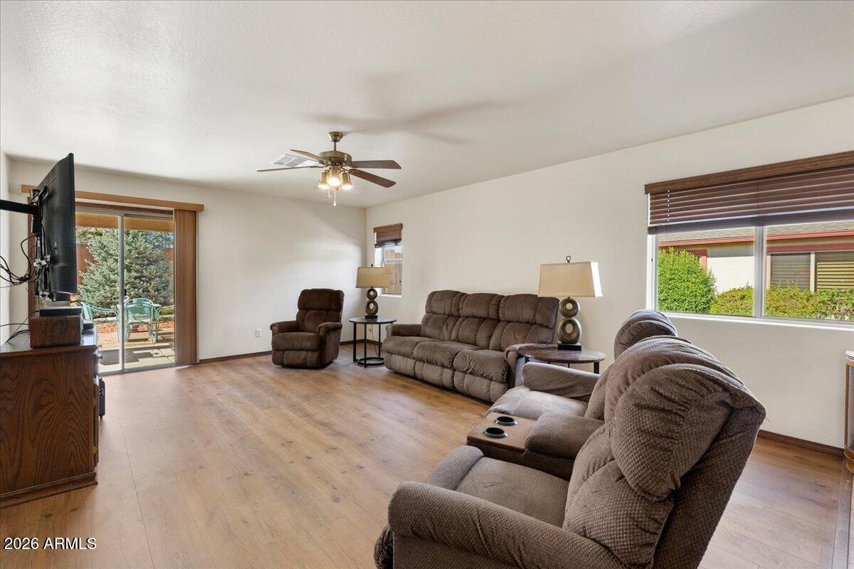 1482 STRATFORD Place