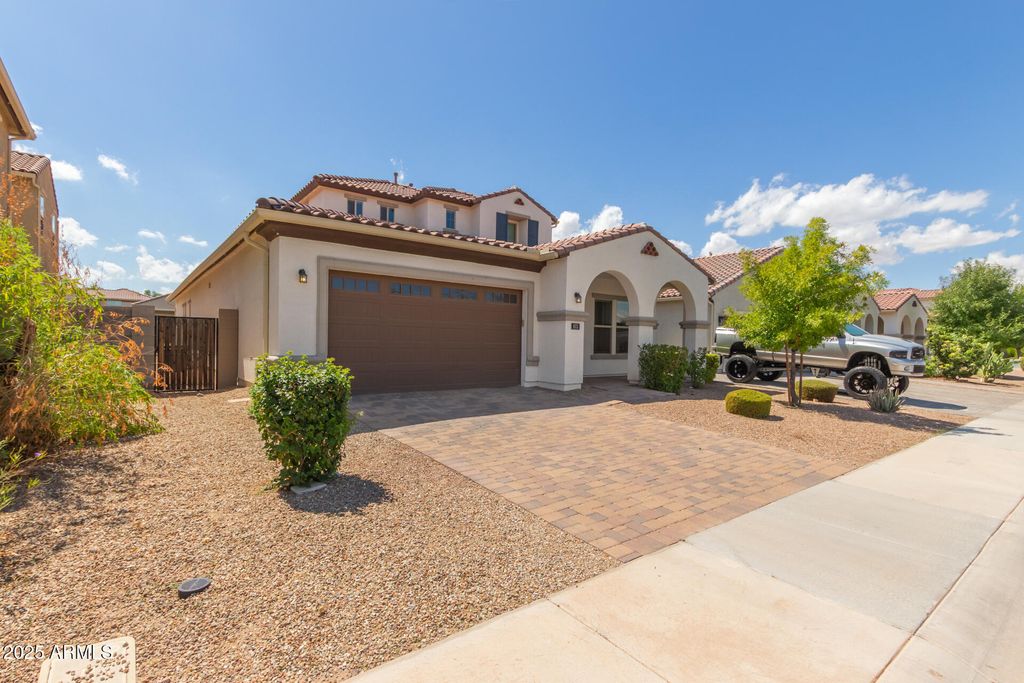 Photo of 973 E Holland Park Drive, Gilbert, AZ 85297 (MLS # 6918694)