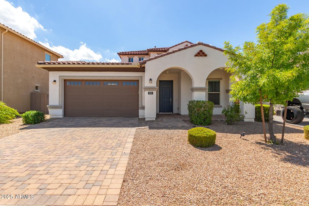 Photo of 973 E Holland Park Drive, Gilbert, AZ 85297 (MLS # 6918694)