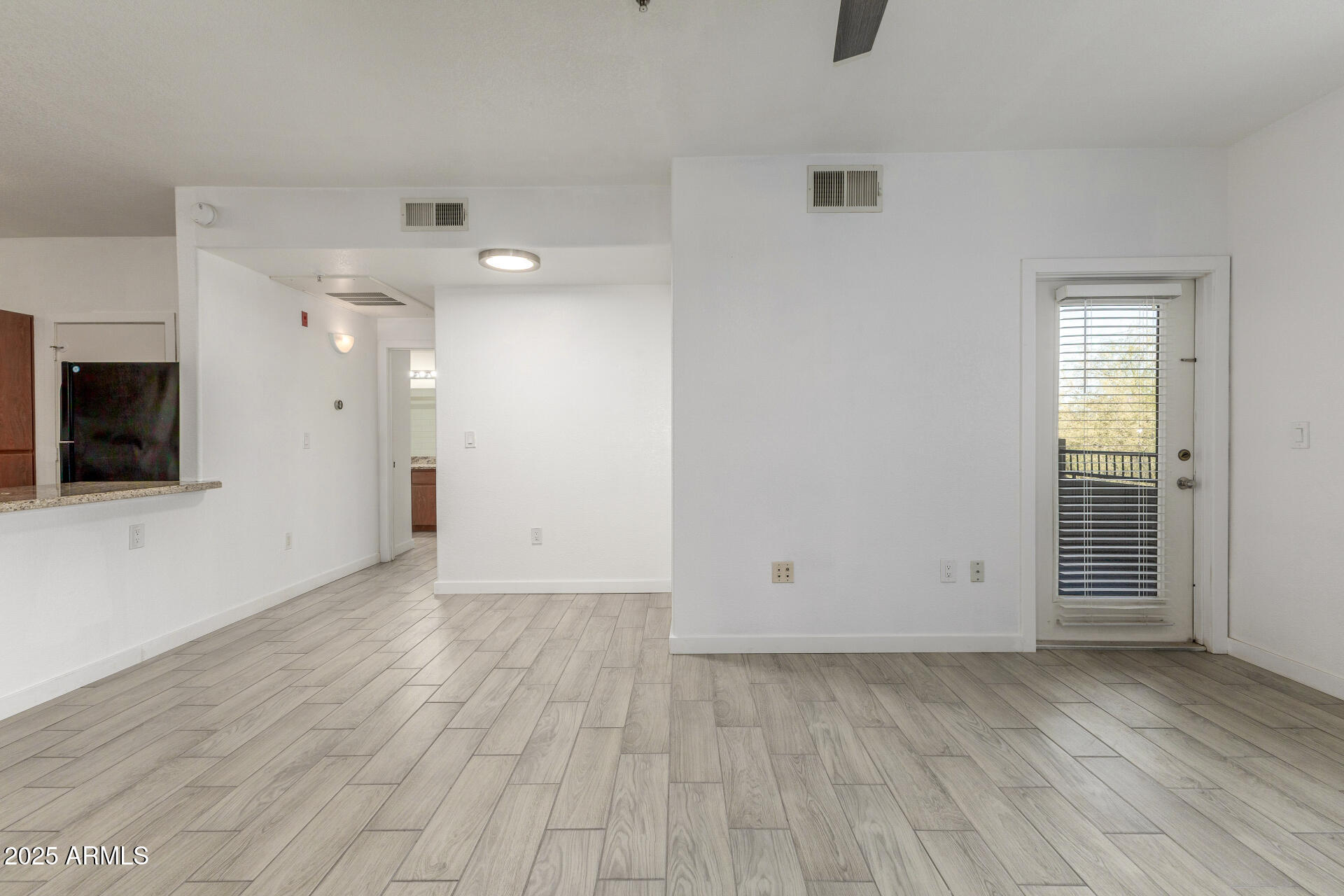 5302 E VAN BUREN Street 2015