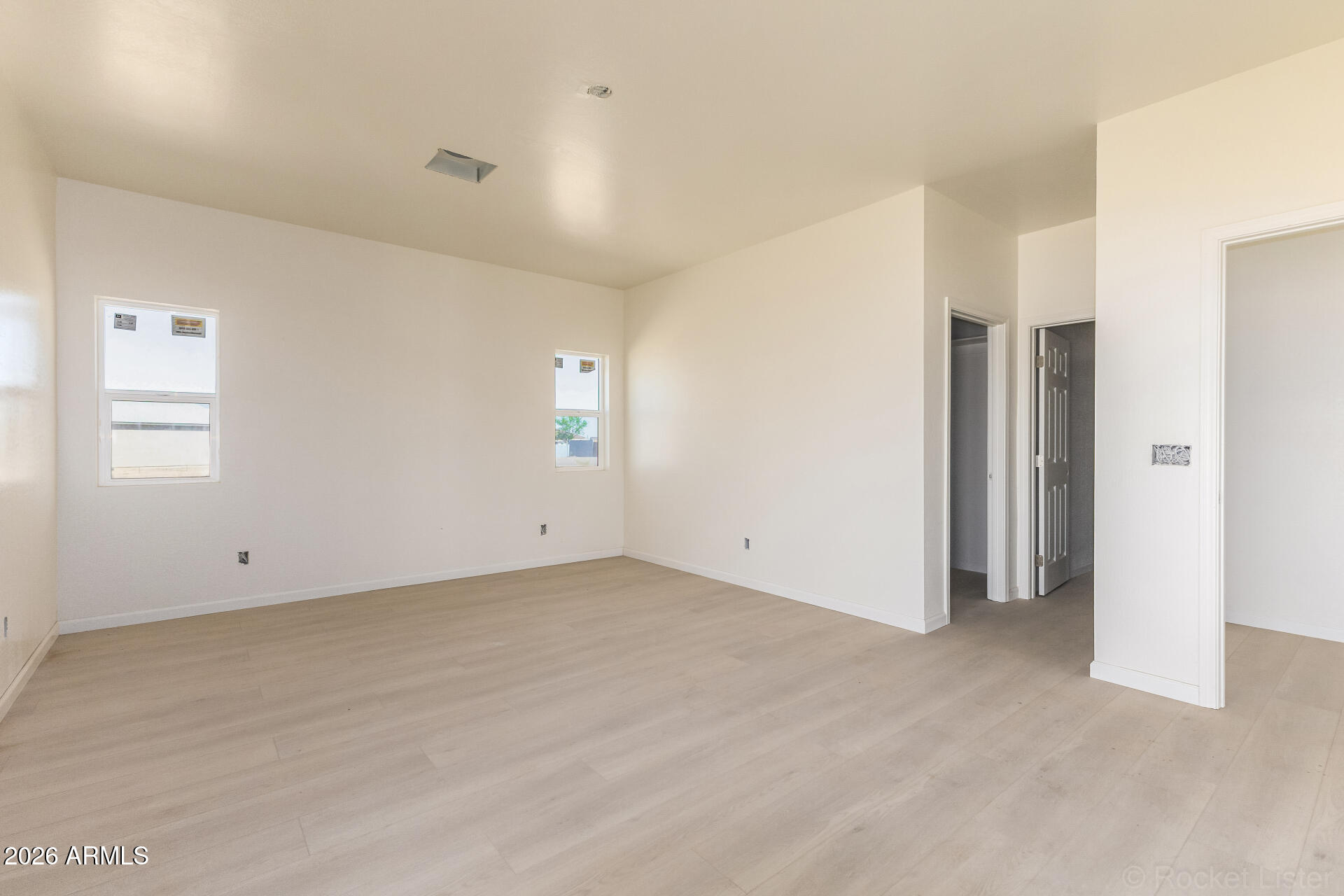 3530 N ALGODON Drive 53