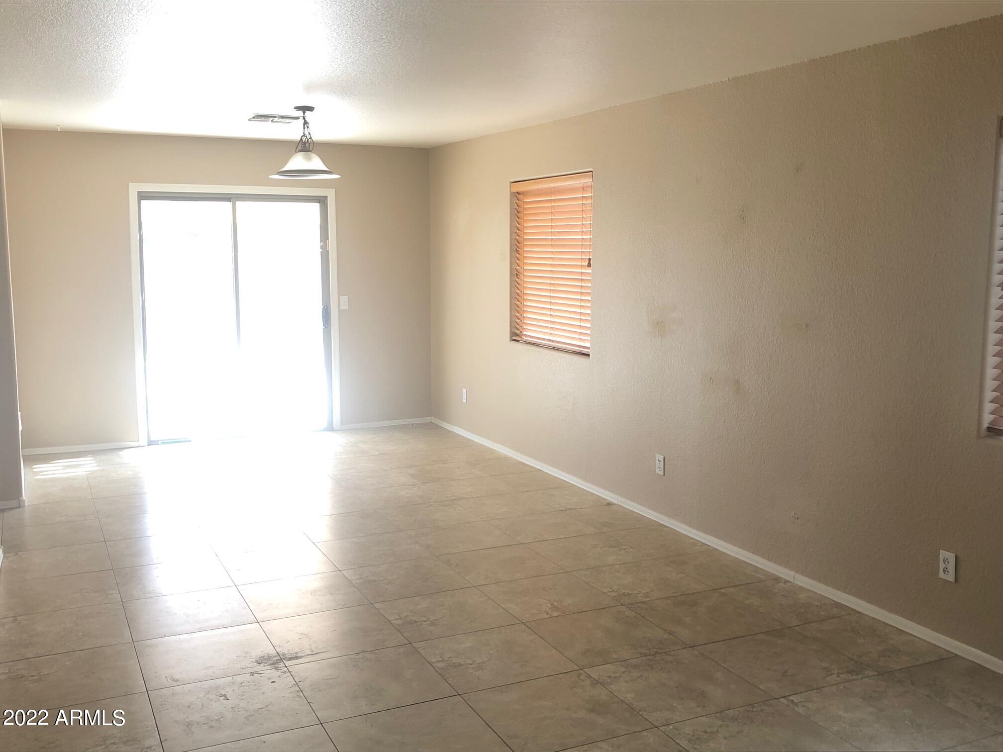 1790 E SILKTASSEL Trail