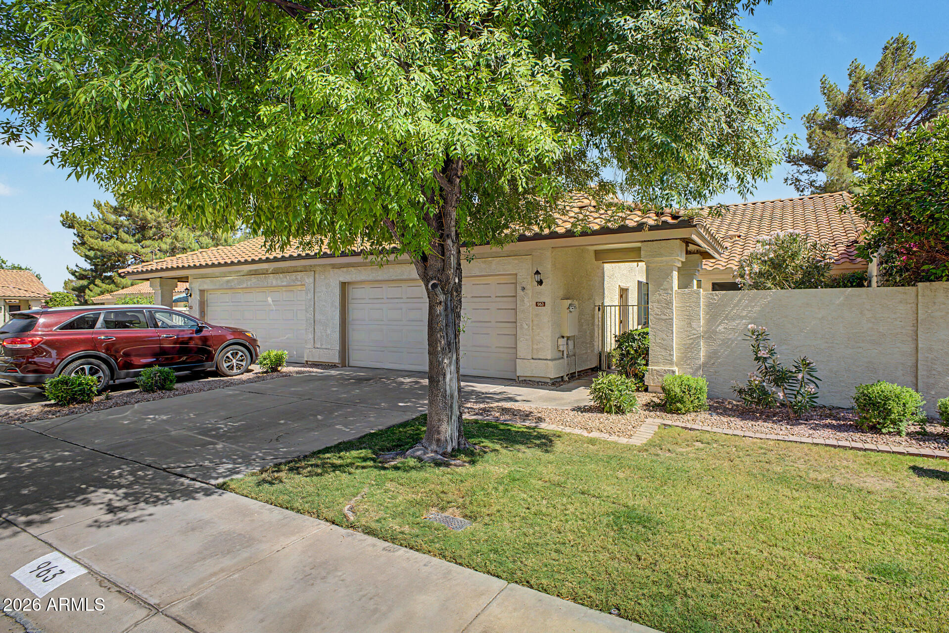 963 E CHILTON Drive