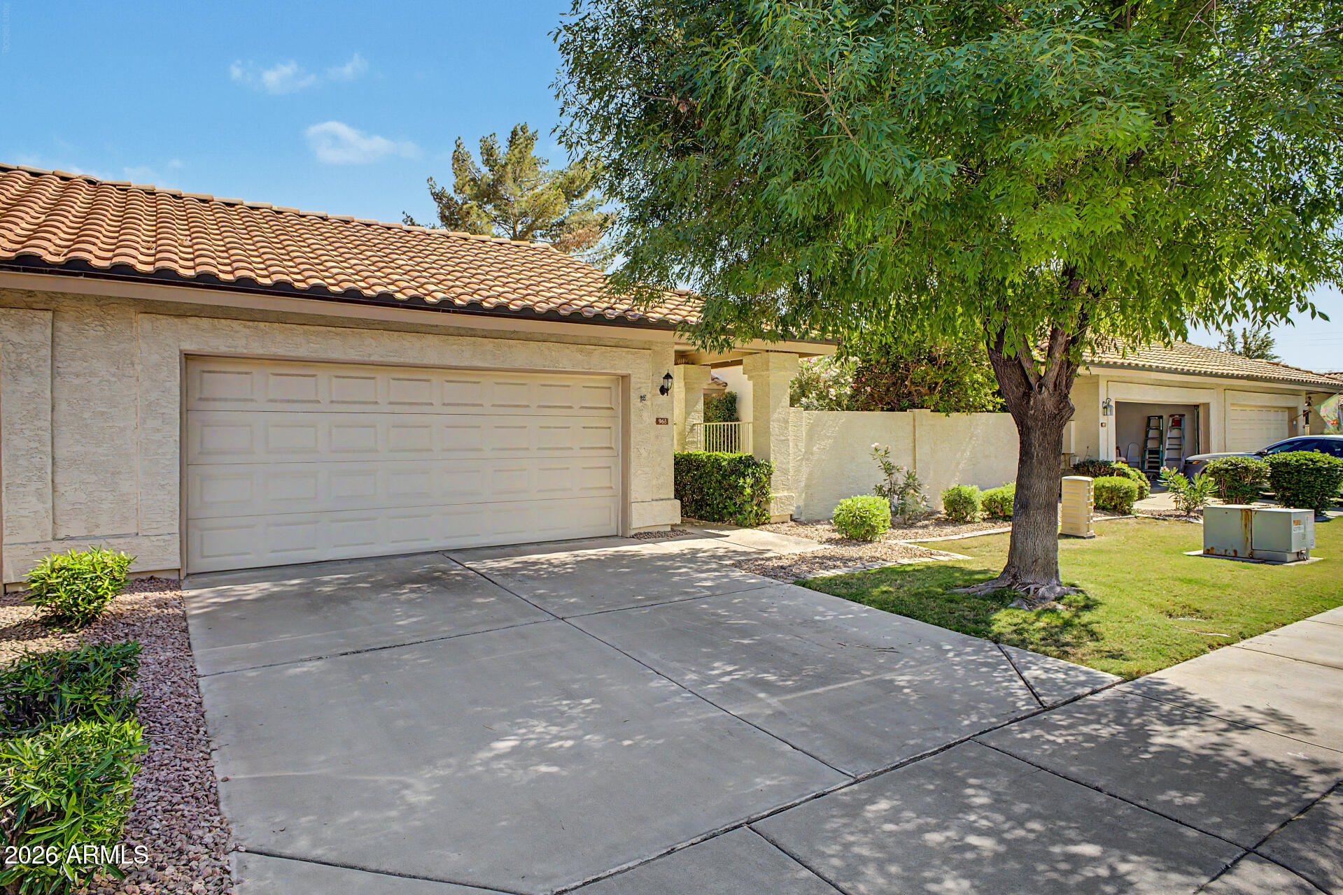 963 E CHILTON Drive