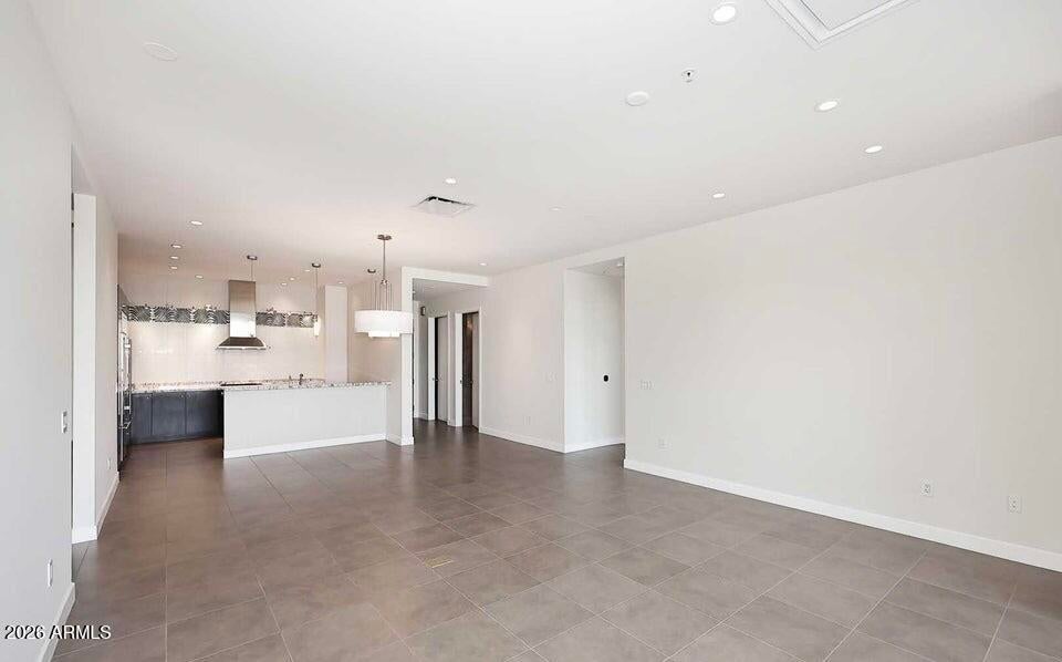 15215 N KIERLAND Boulevard 636