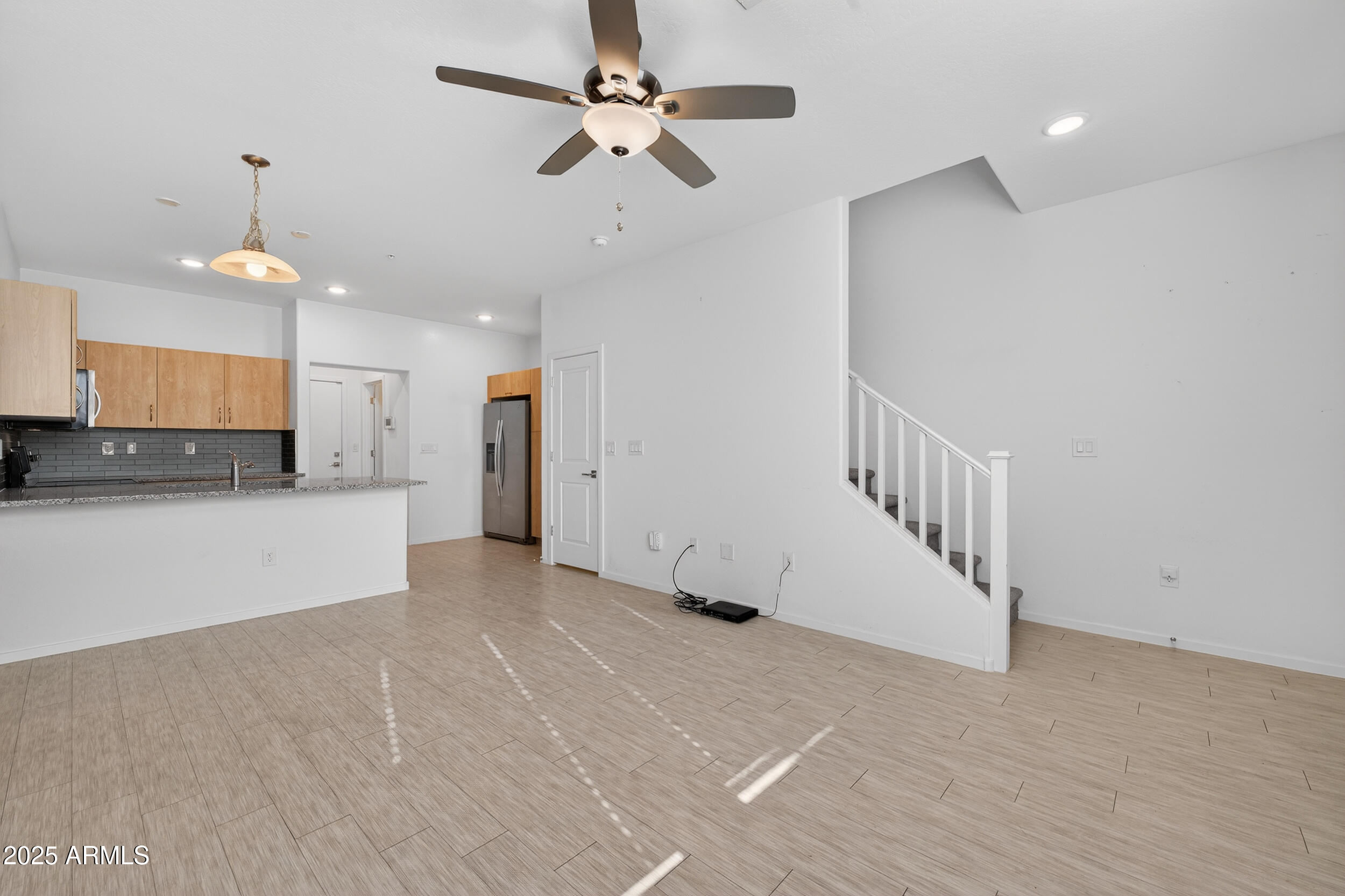 2349 E HIDALGO Avenue