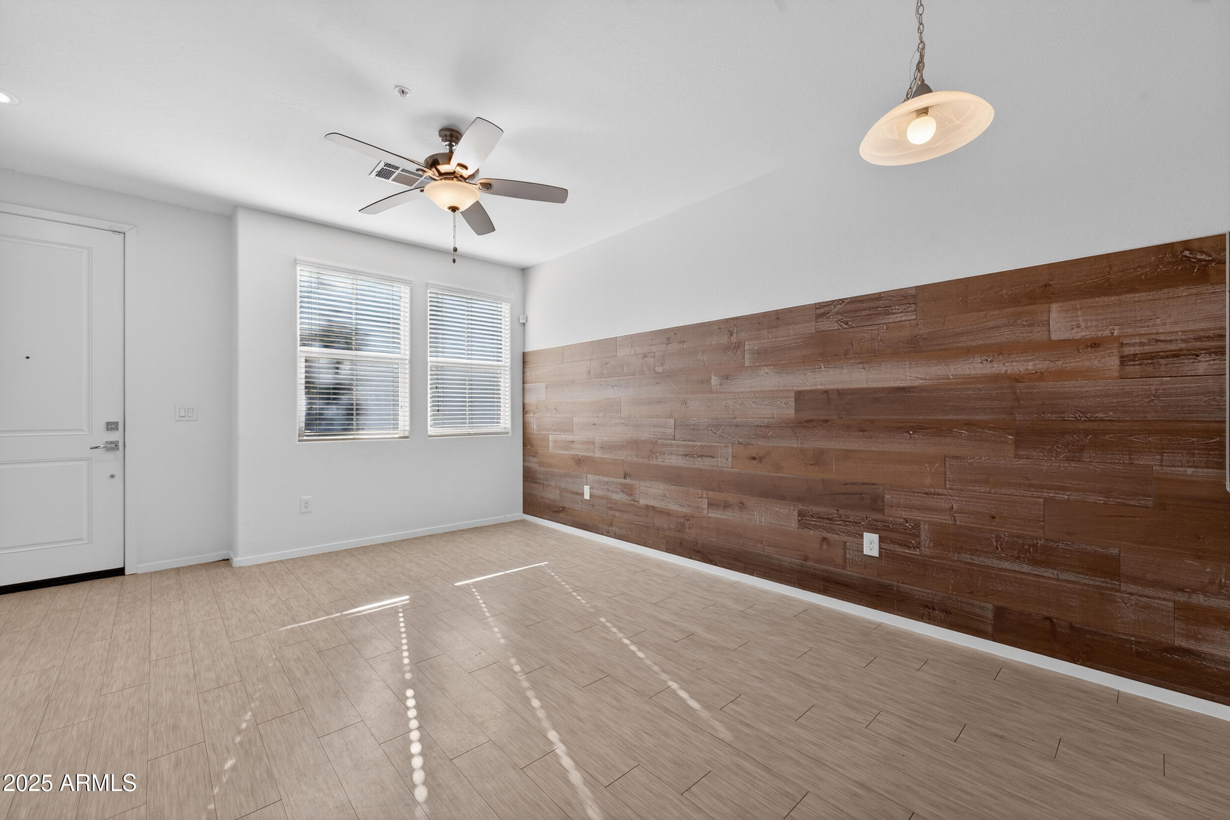 2349 E HIDALGO Avenue