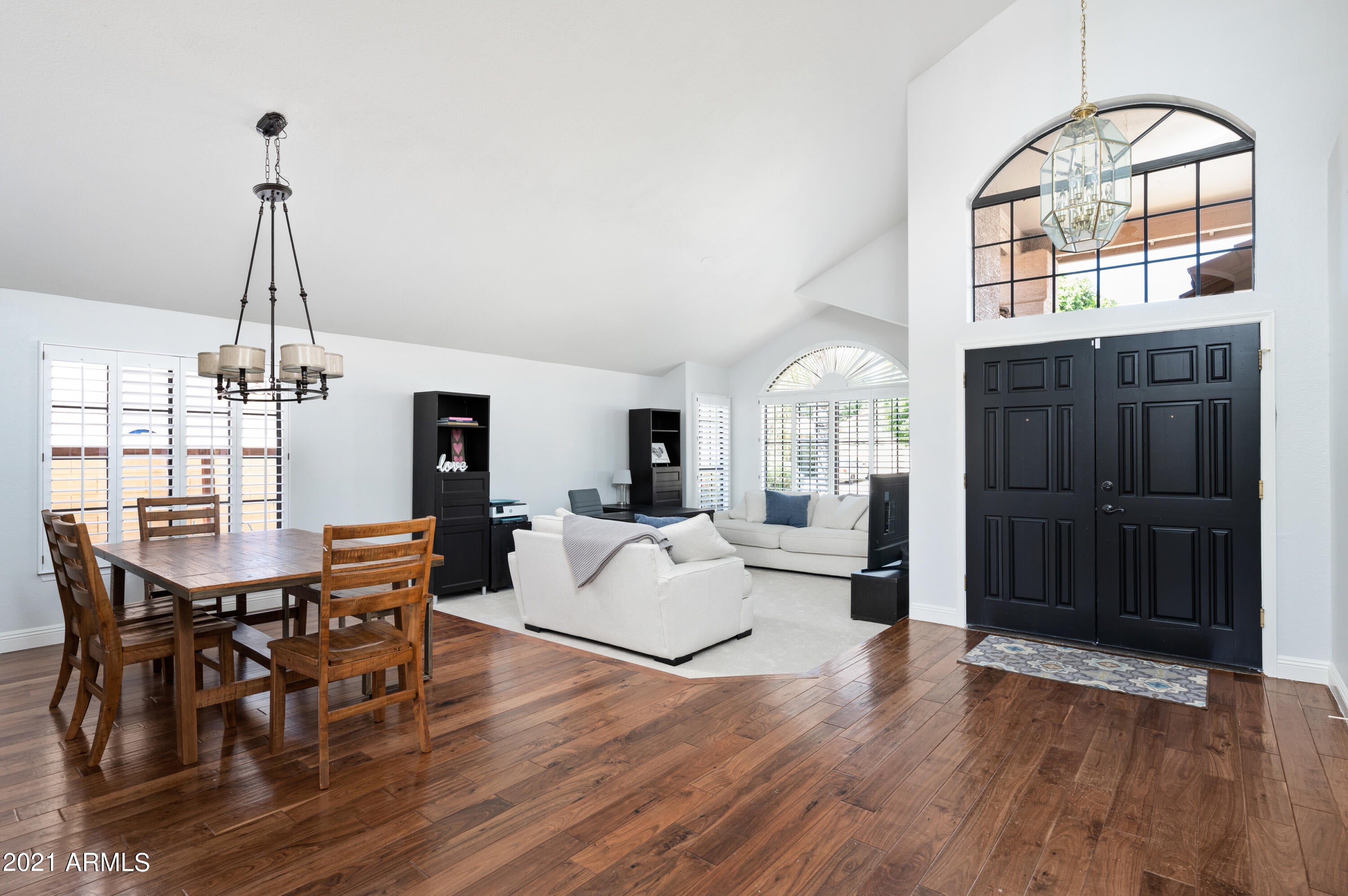 1660 W HONEYSUCKLE Lane