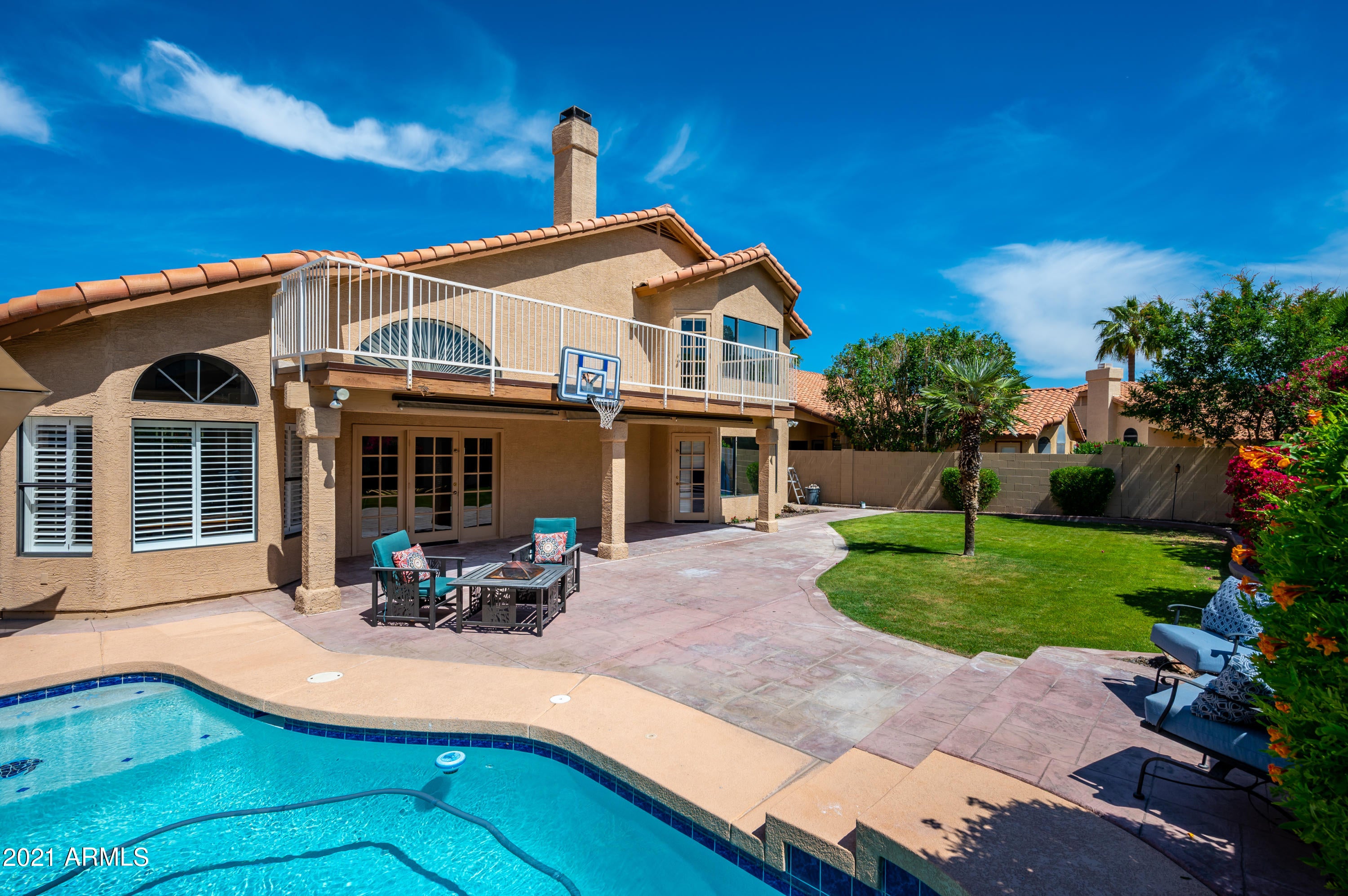 1660 W HONEYSUCKLE Lane