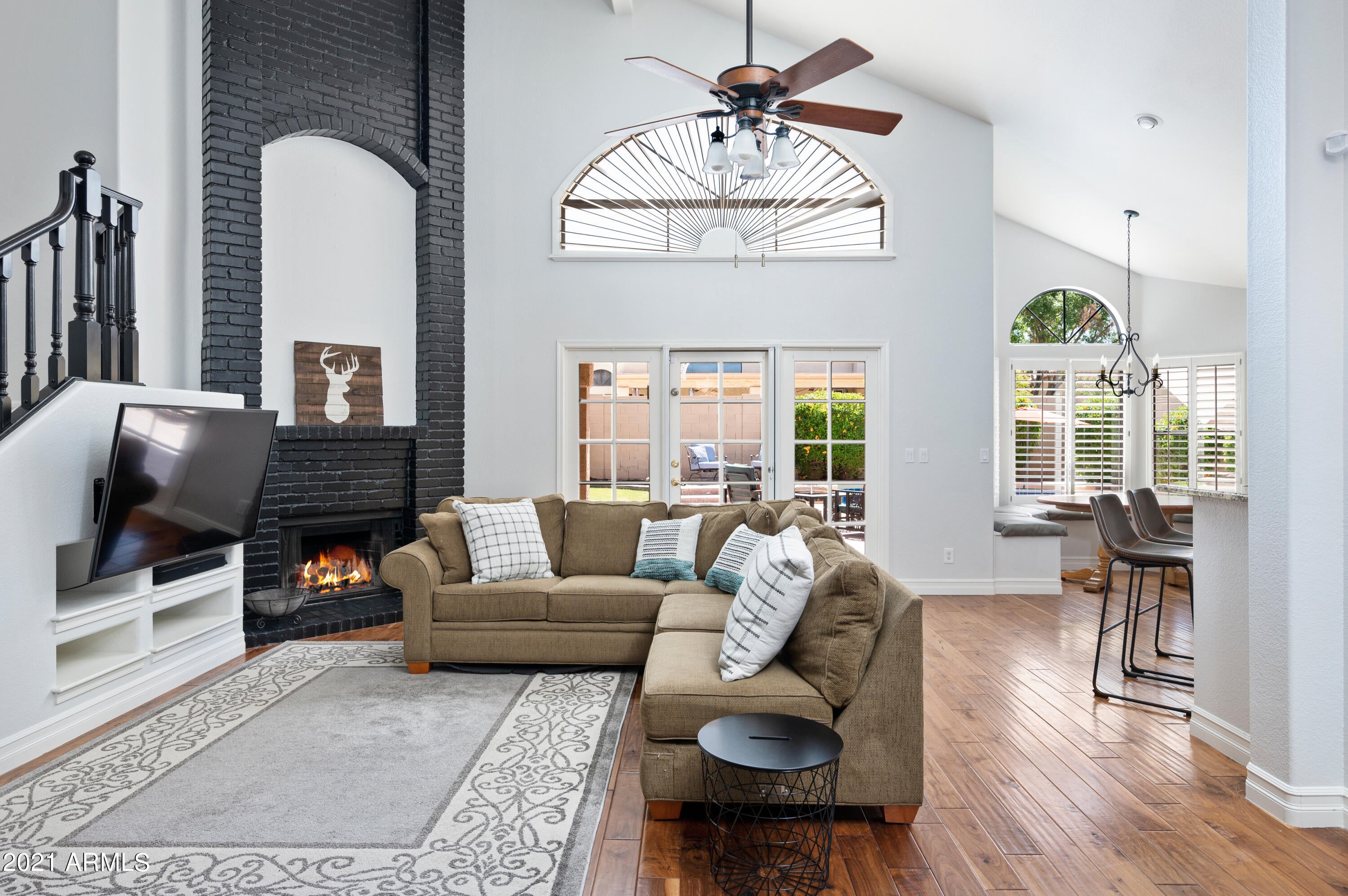 1660 W HONEYSUCKLE Lane