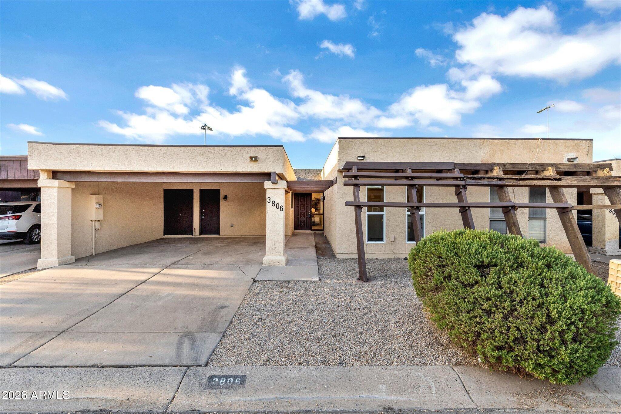 3806 W MITCHELL Drive