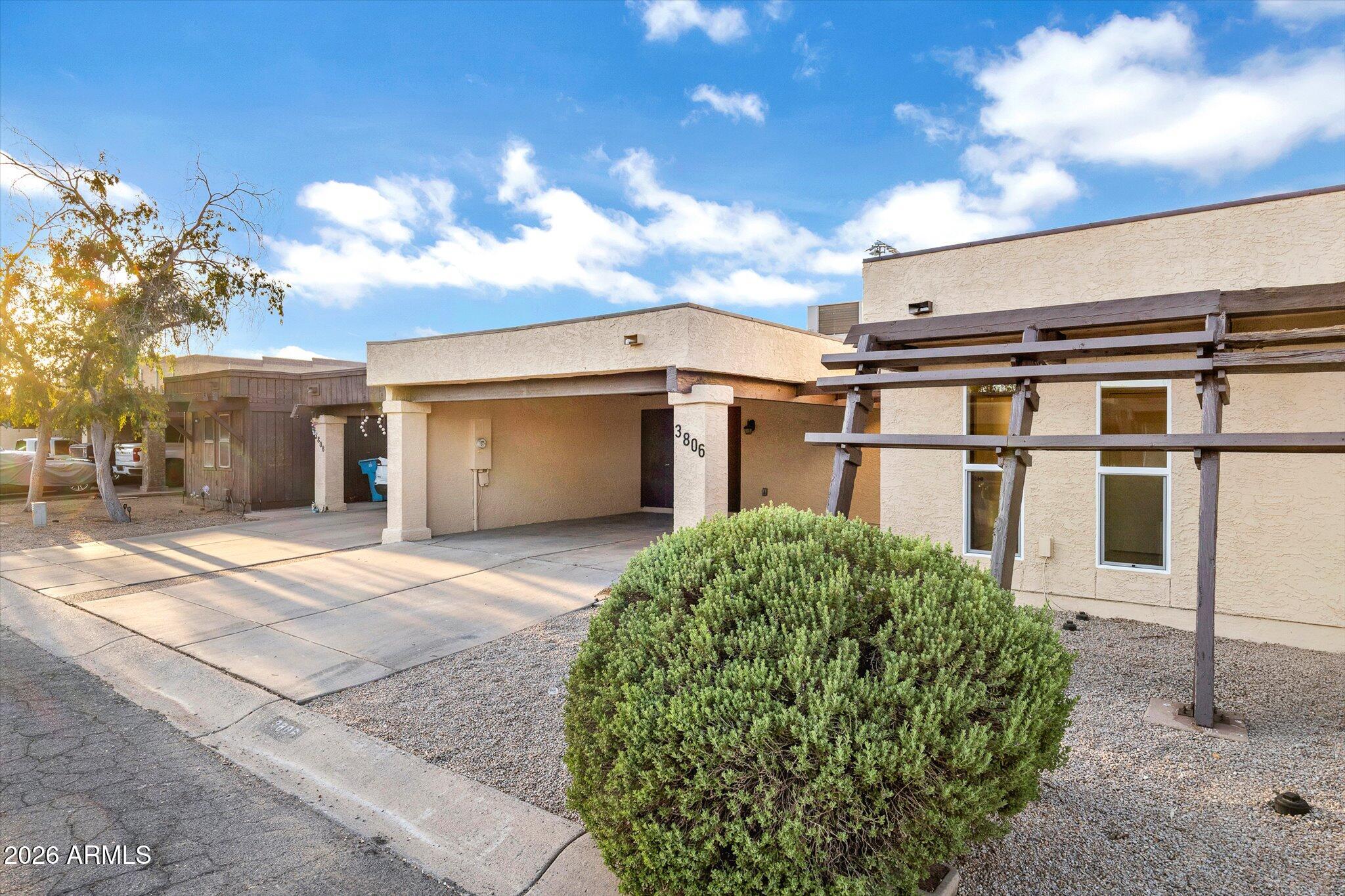 3806 W MITCHELL Drive
