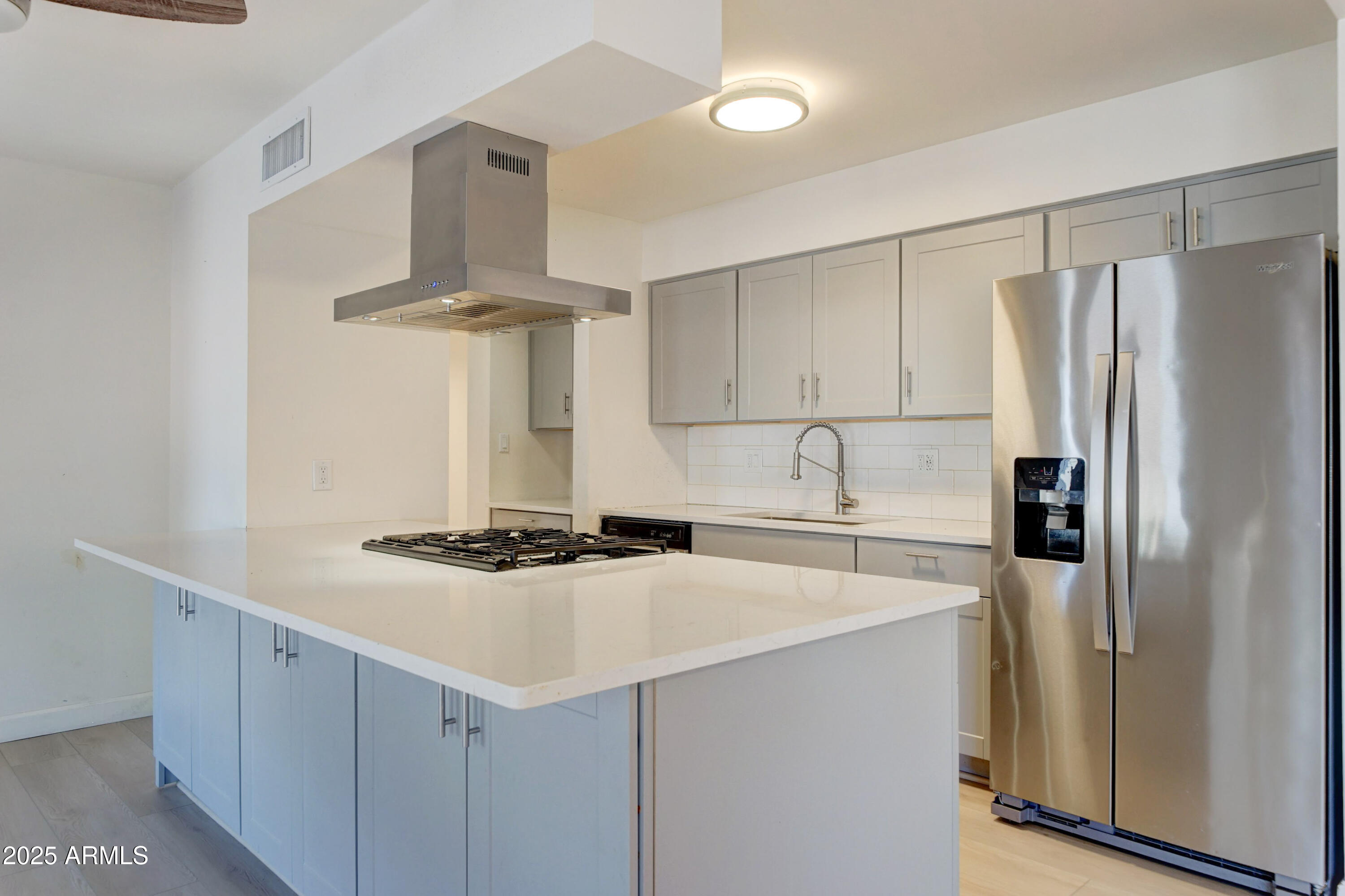 2427 E MARMORA Street