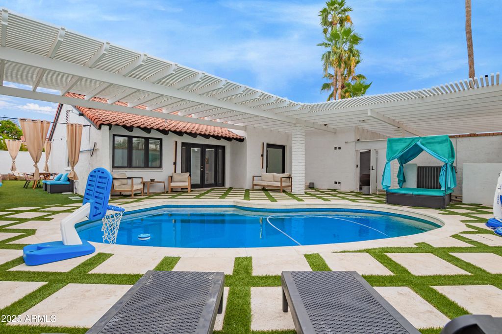 Photo of 2629 S Country Club Way, Tempe, AZ 85282 (MLS # 6828699)