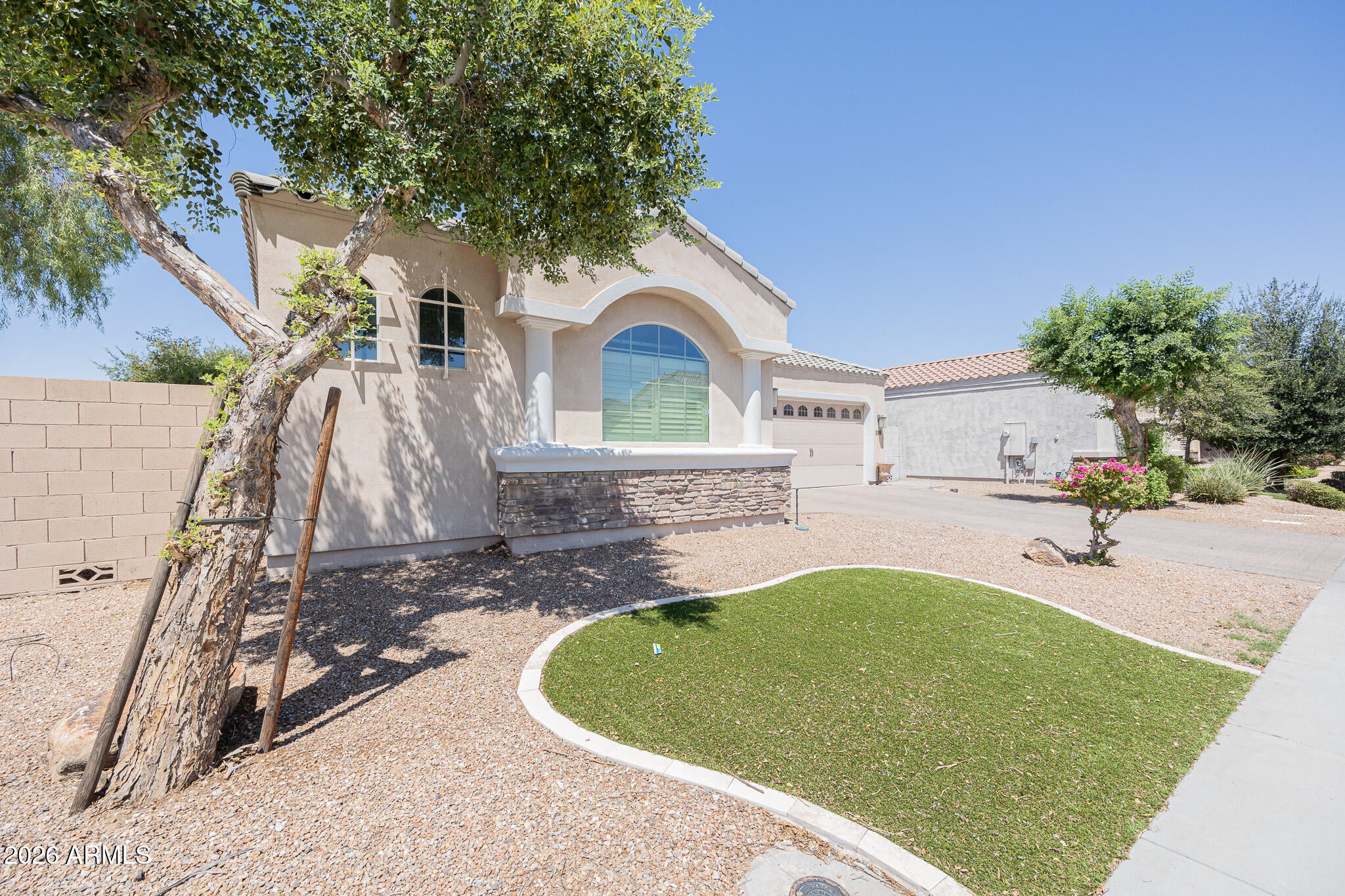 224 E MEAD Drive