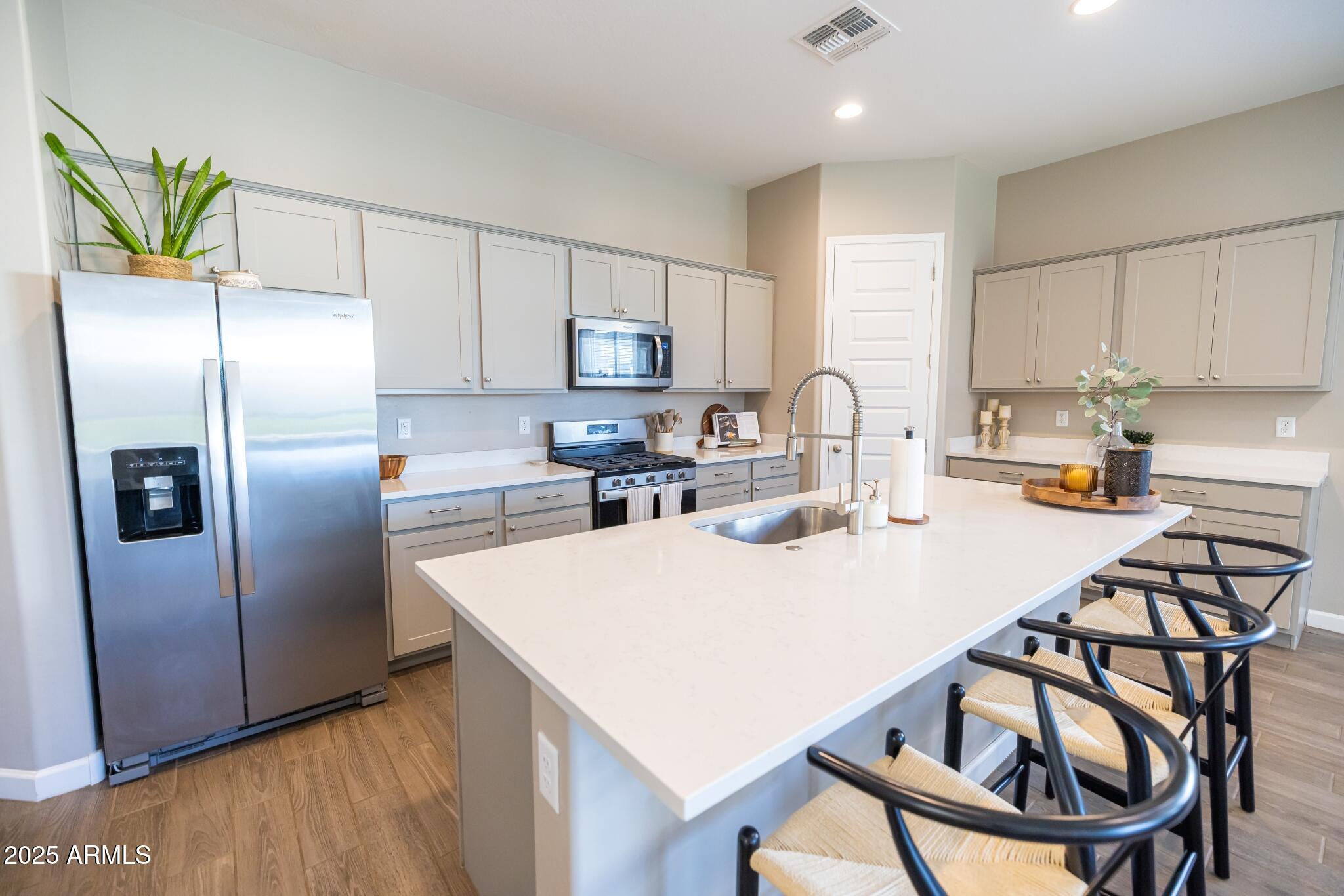 40889 W HILLMAN Drive