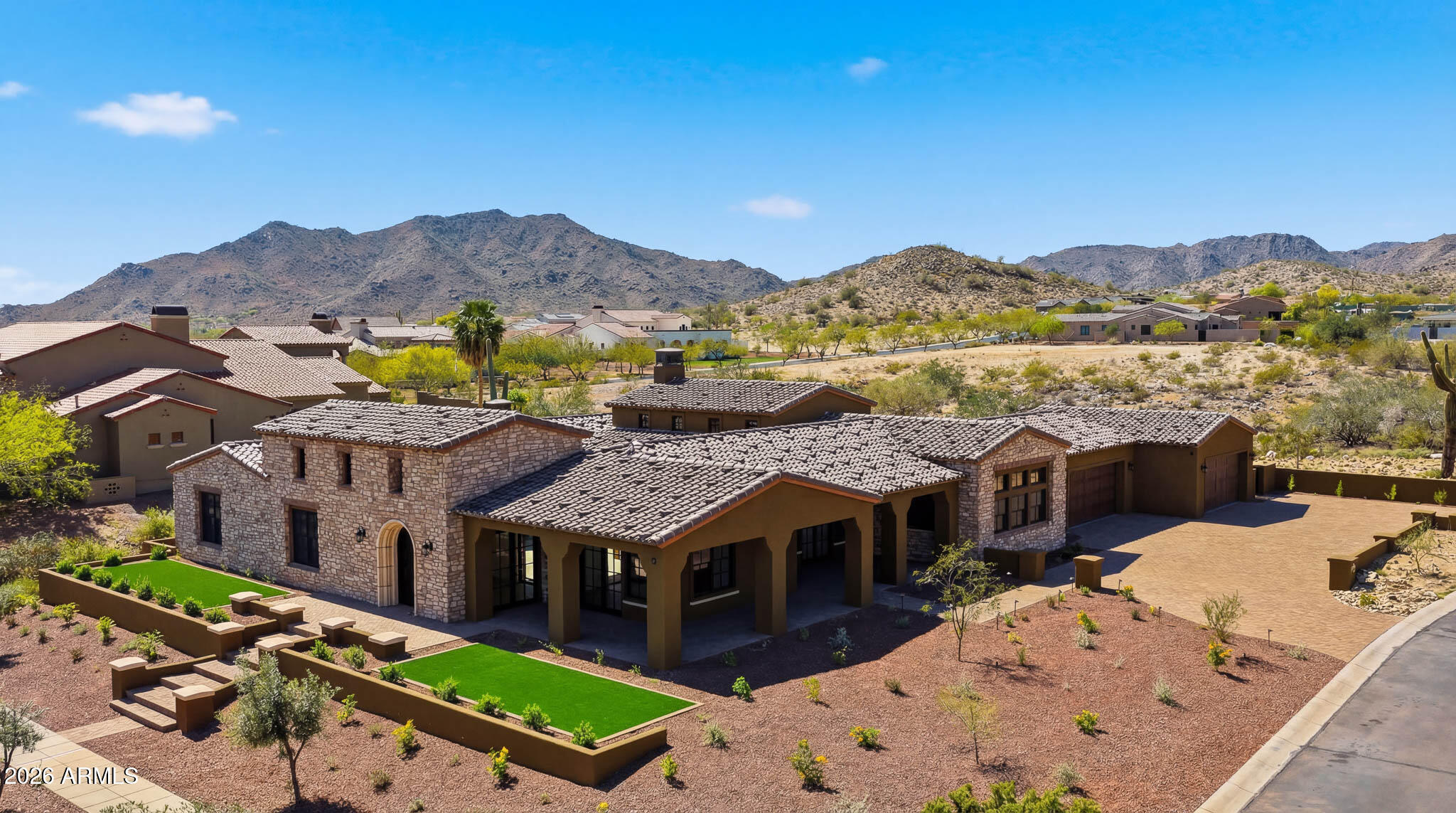 4572 N REGENT Street