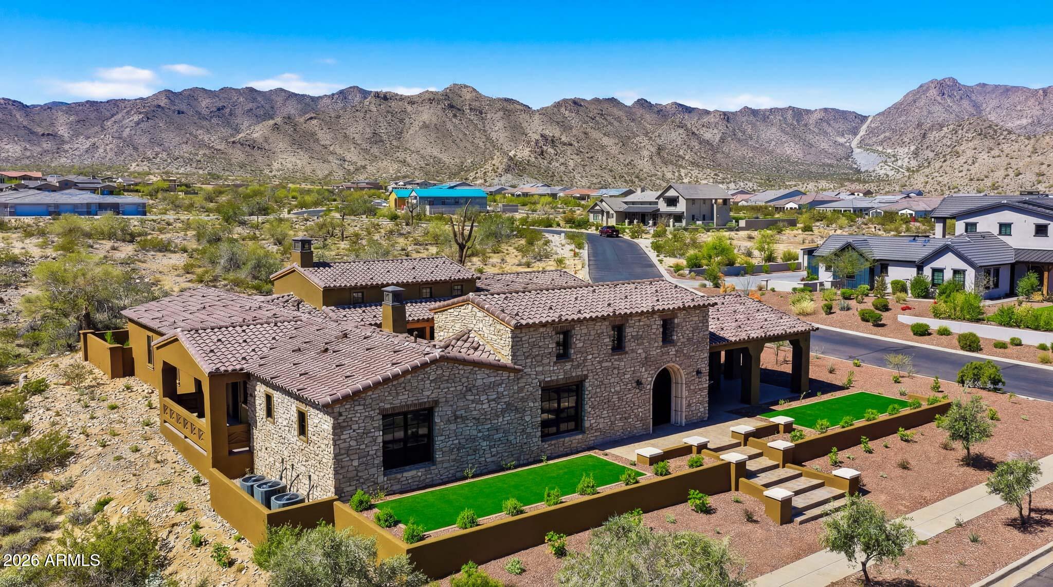 4572 N REGENT Street