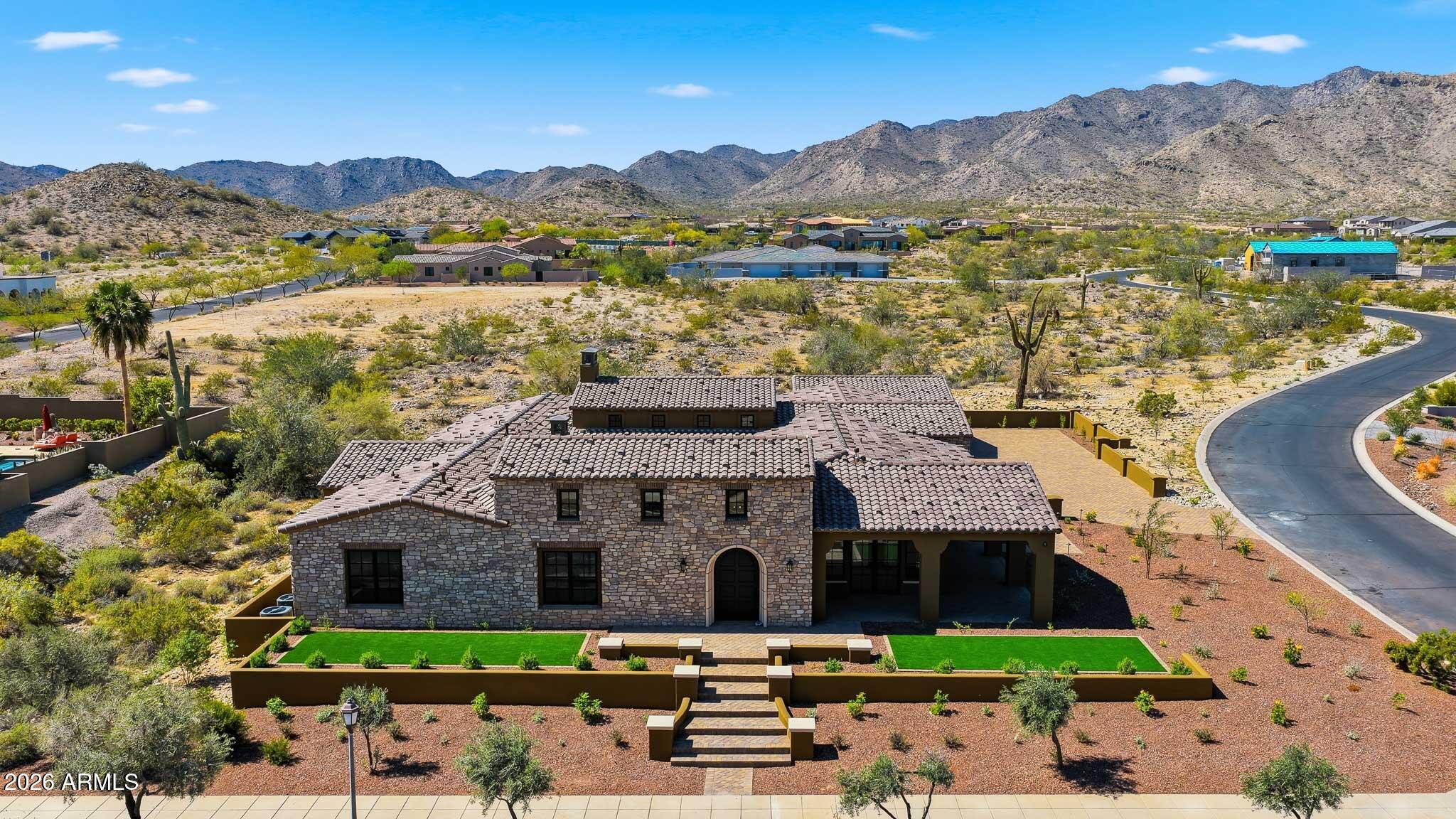 4572 N REGENT Street