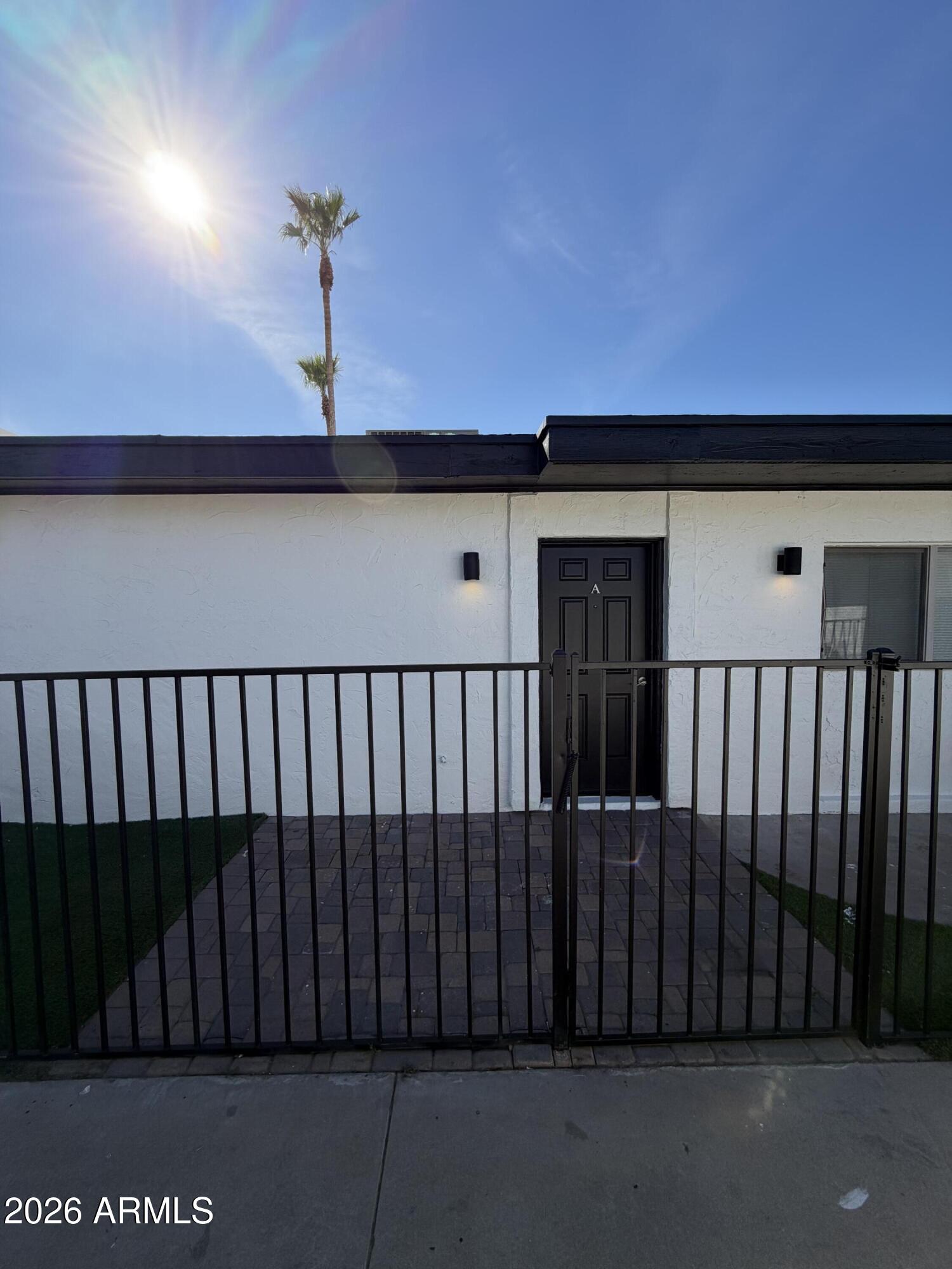 72 W SOUTHERN Avenue