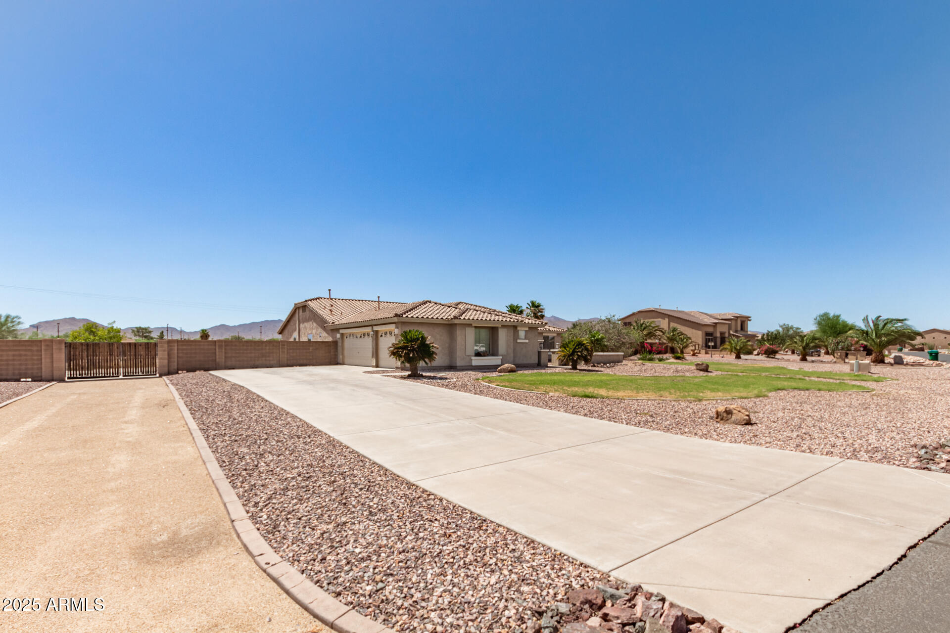 3608 N MANSFIELD Drive