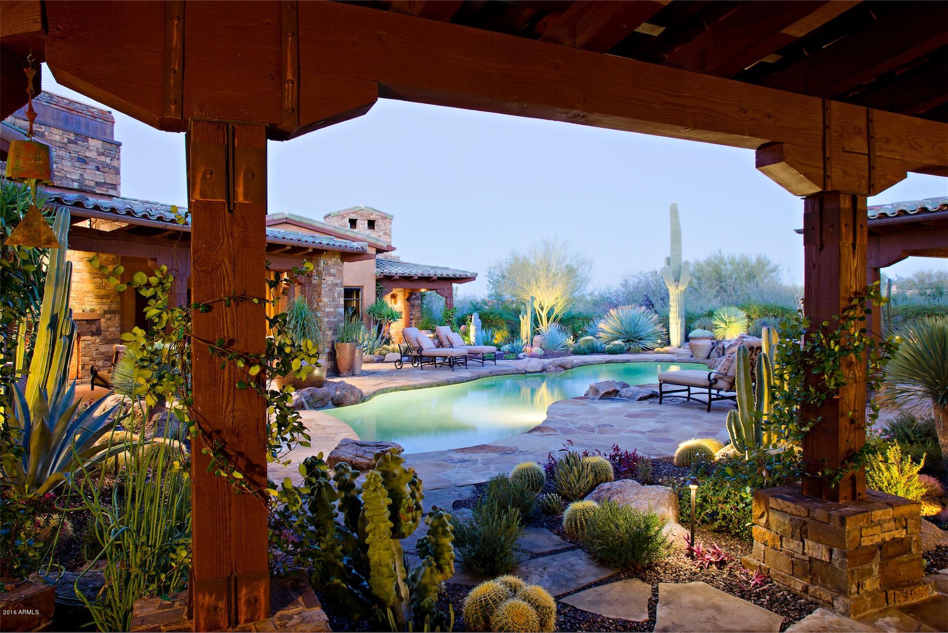 Whisper Rock - Residential
