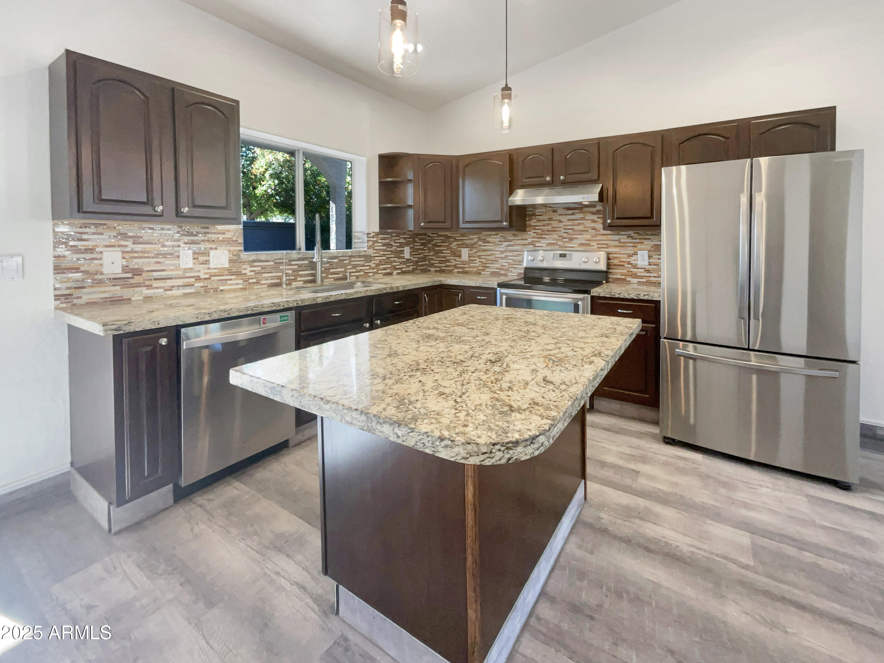 1901 E MARQUETTE Drive