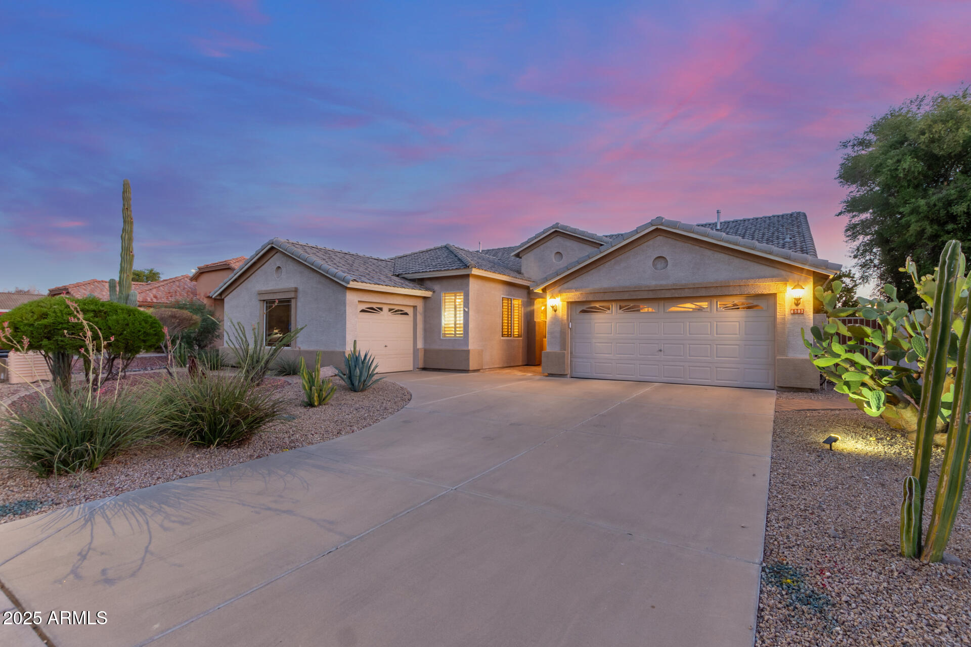 6807 W EL CORTEZ Place