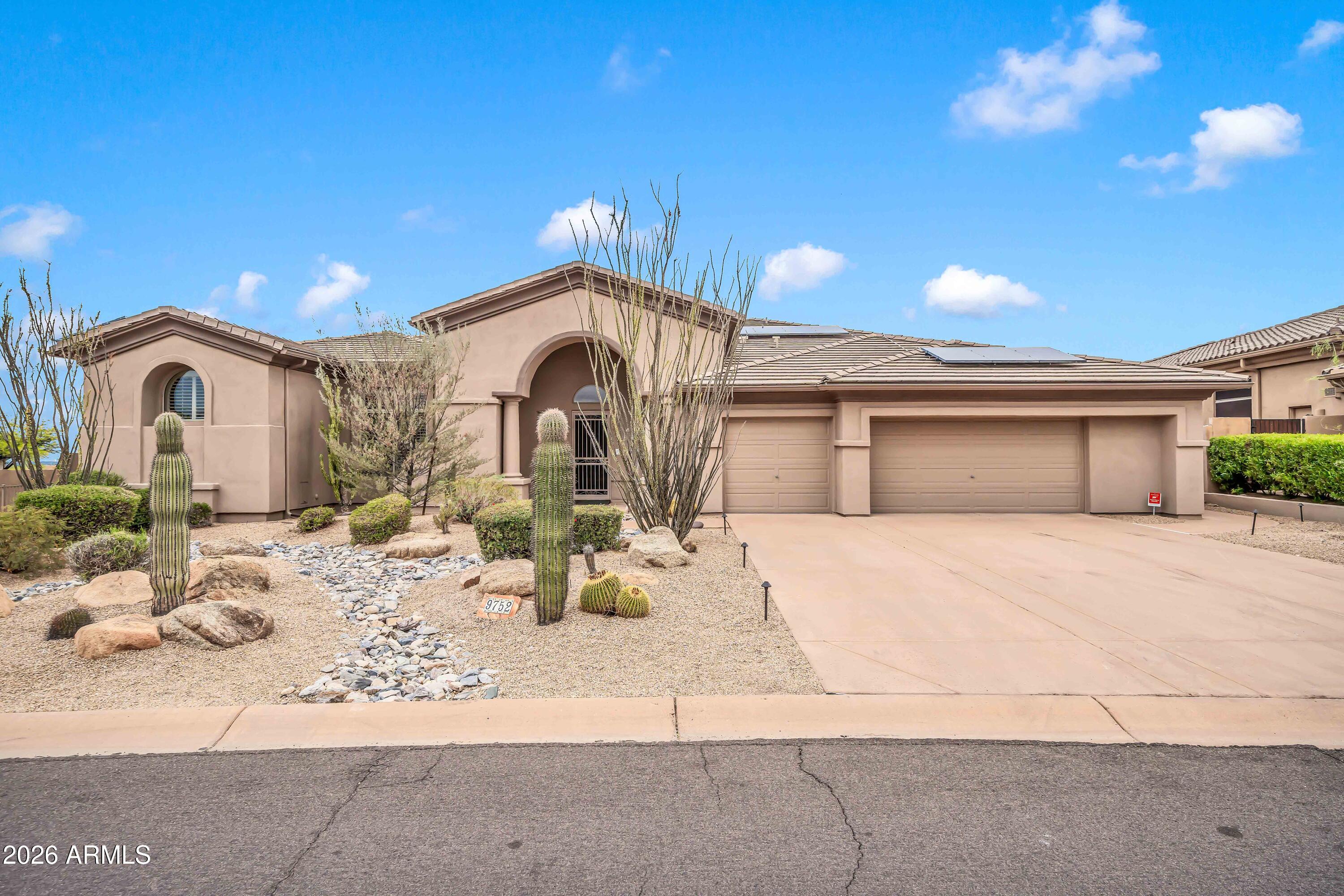 9752 E ROADRUNNER Drive