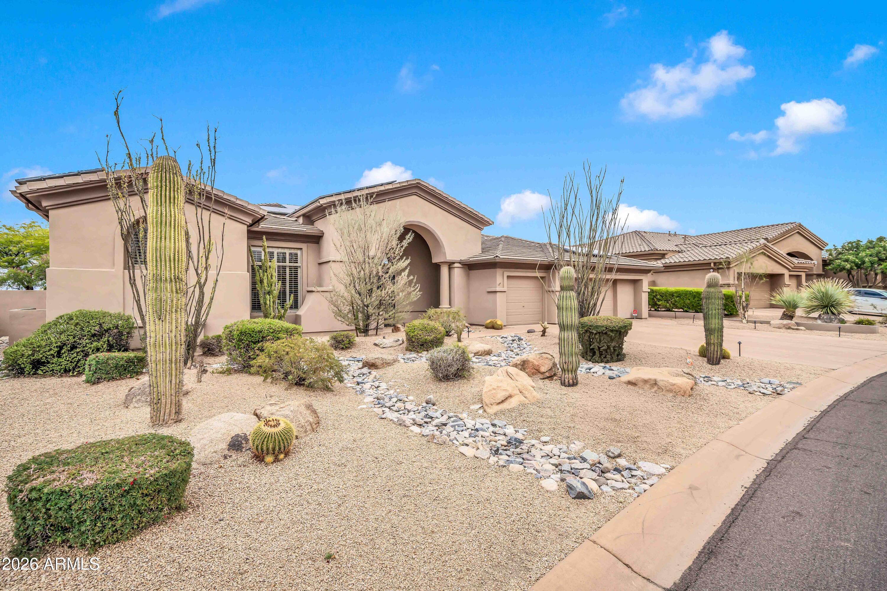 9752 E ROADRUNNER Drive