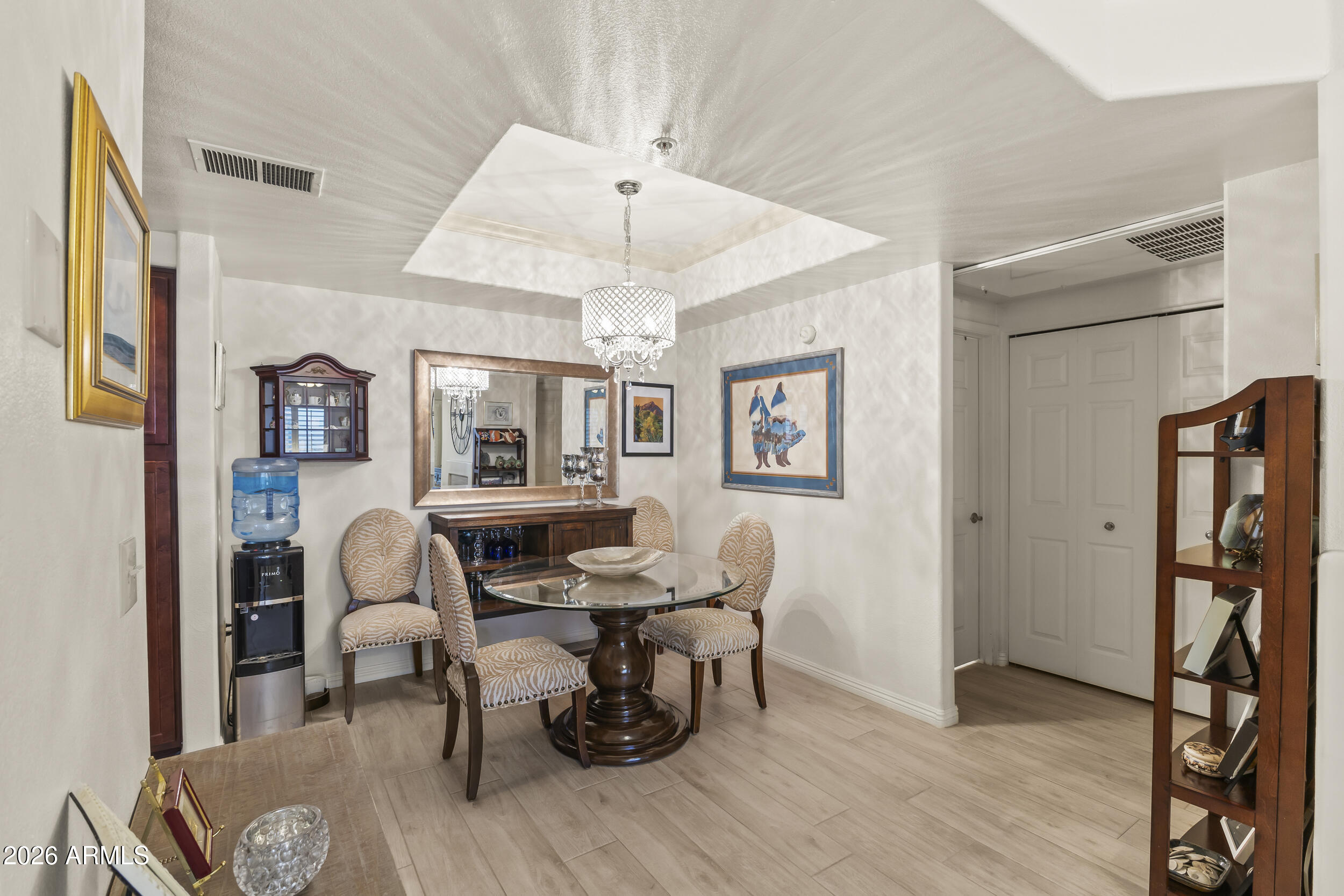 750 E NORTHERN Avenue 1075