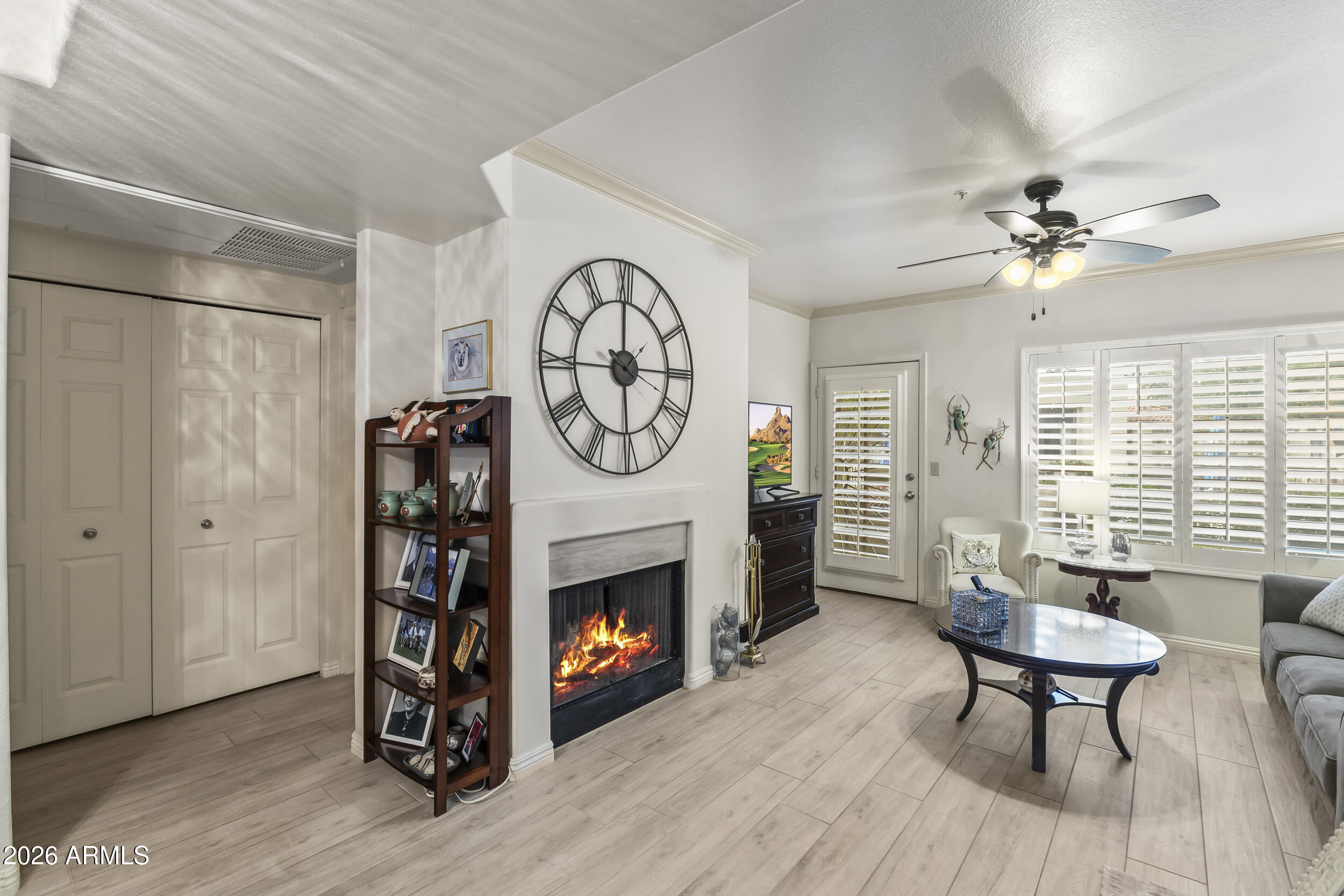 750 E NORTHERN Avenue 1075