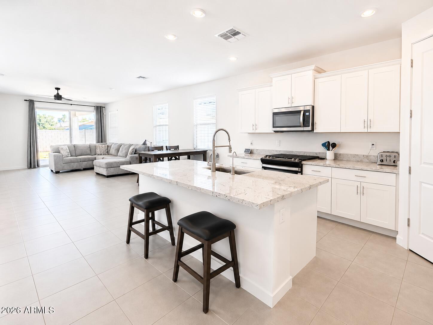 17318 W SUNNYSLOPE Lane