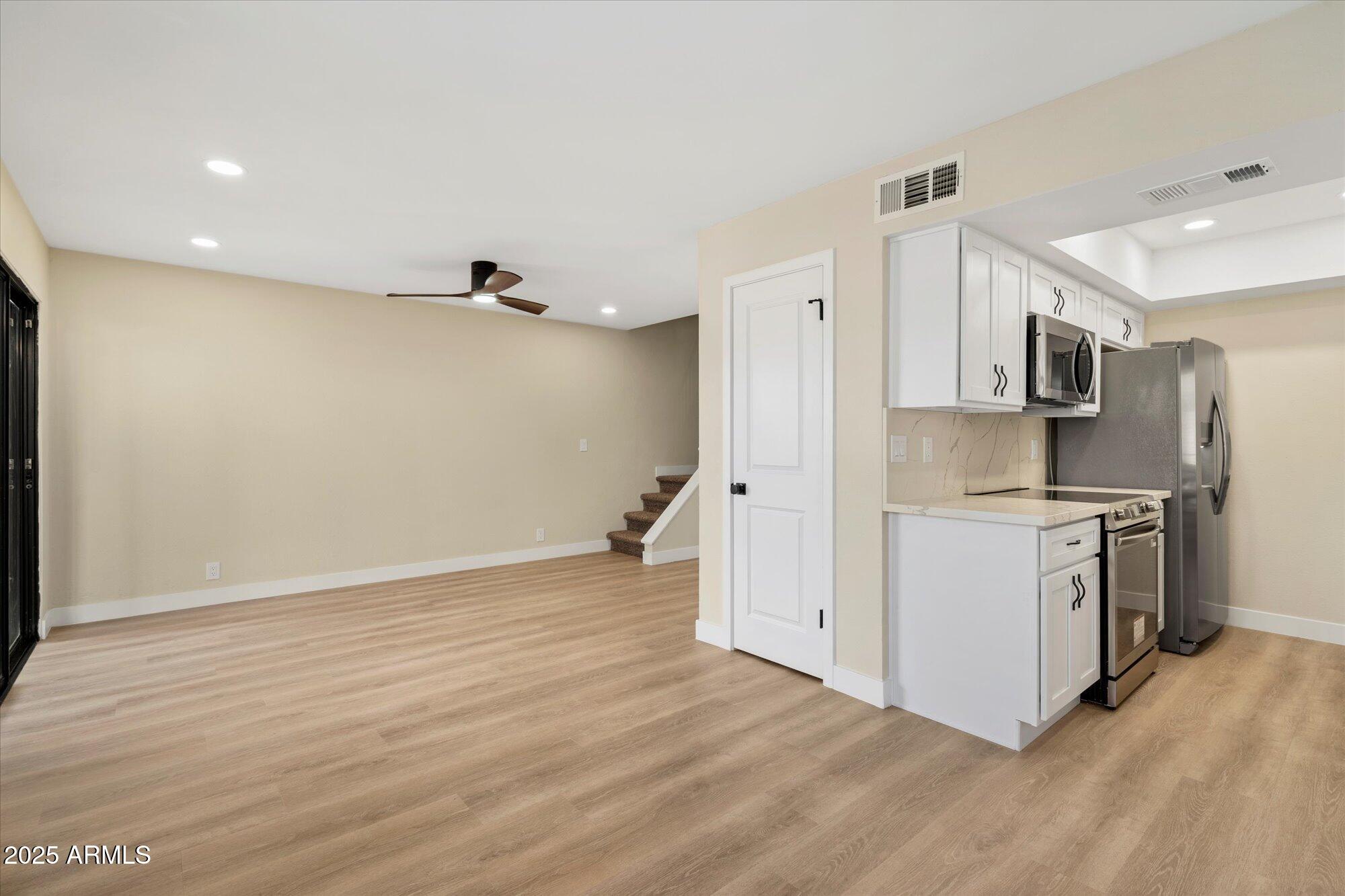 286 W PALOMINO Drive 103