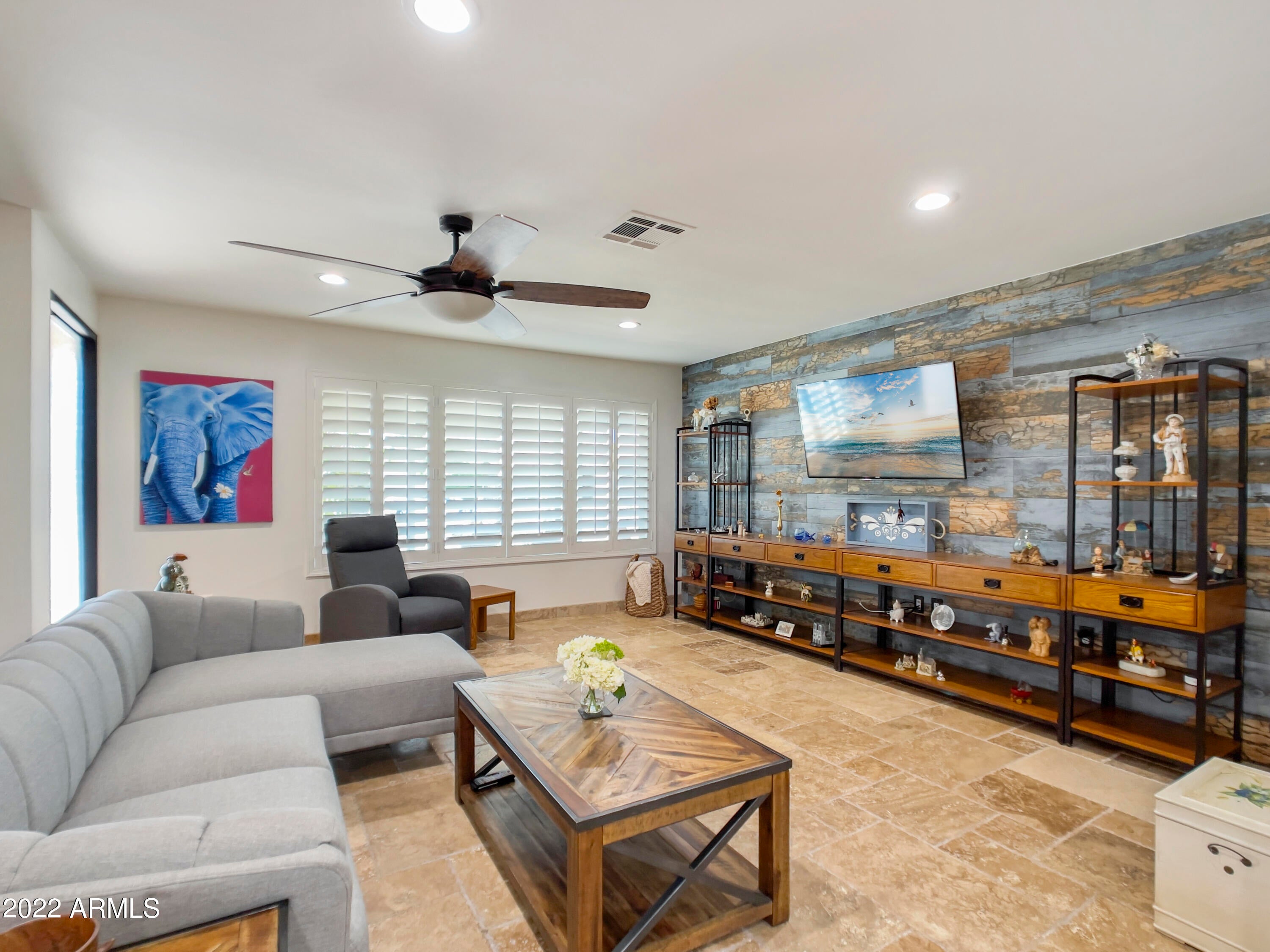 1834 E RIVIERA Drive
