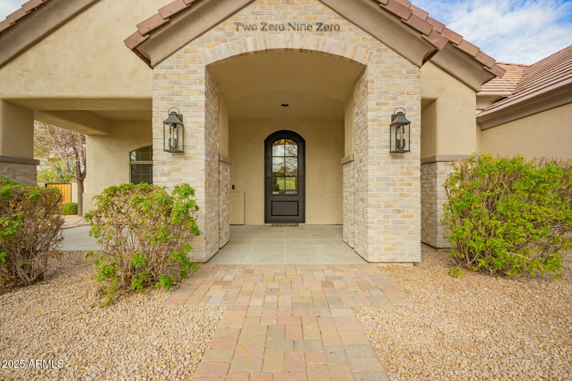 2090 E COCONINO Court