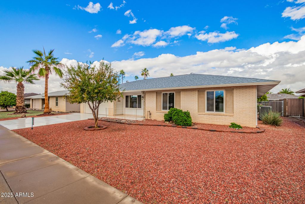 Photo of 10528 W Oak Ridge Drive, Sun City, AZ 85351 (MLS # 6949250)