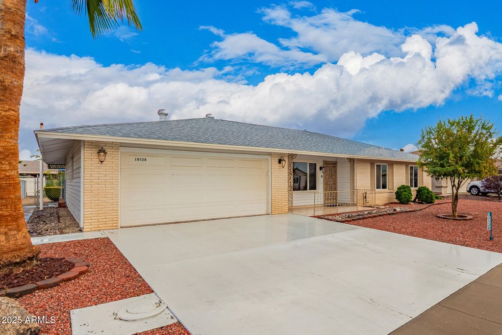 Photo of 10528 W Oak Ridge Drive, Sun City, AZ 85351 (MLS # 6949250)