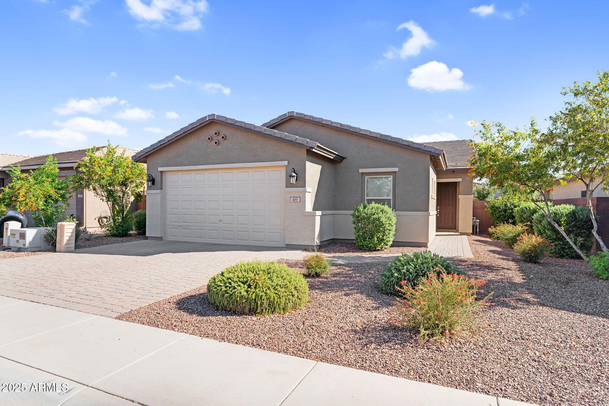 489 W FLAME TREE Avenue