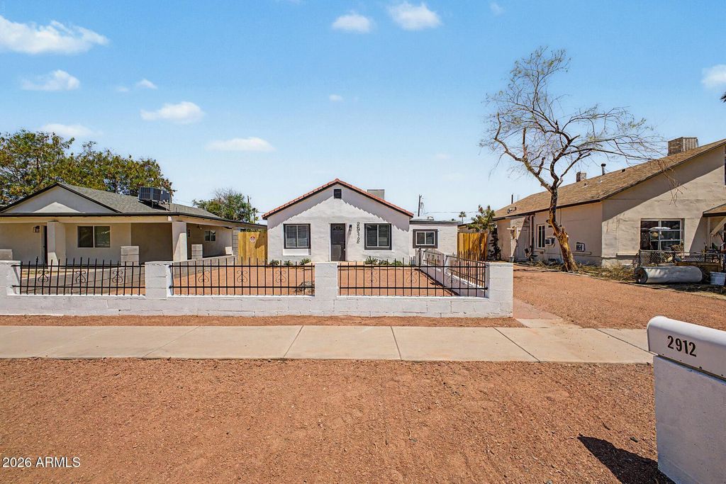 Photo of 2912 E Monroe Street E, Phoenix, AZ 85034 (MLS # 7028110)