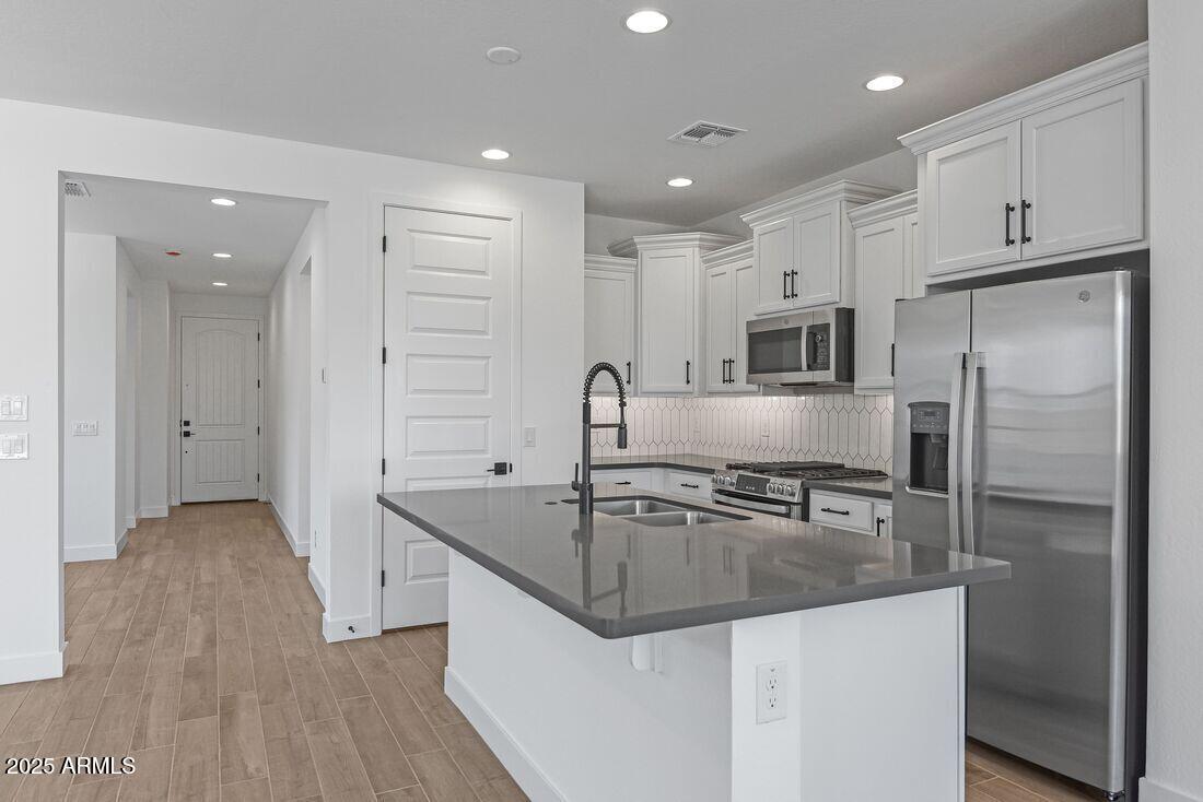 18126 W HIDDENVIEW Drive