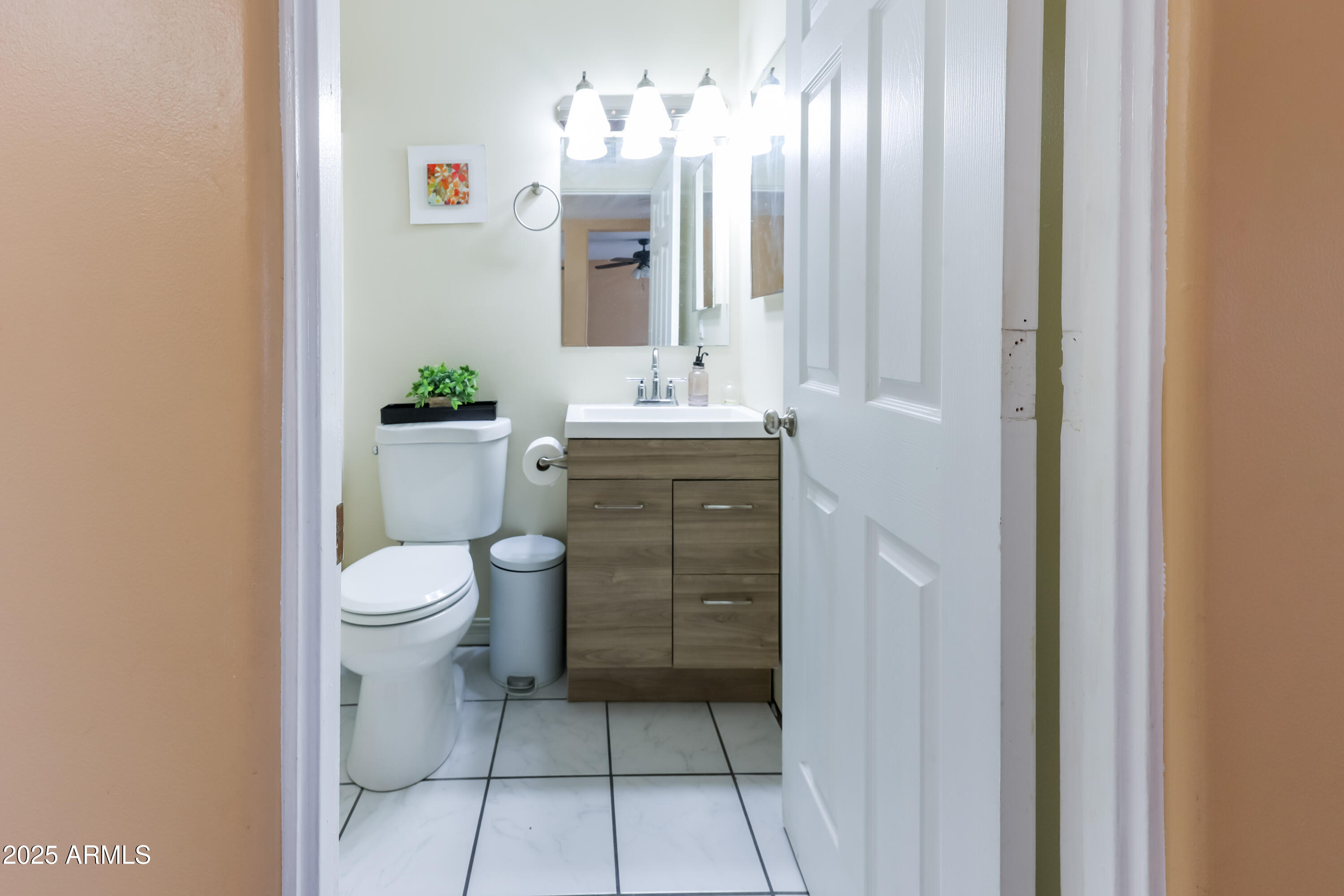 137 N MADISON Street