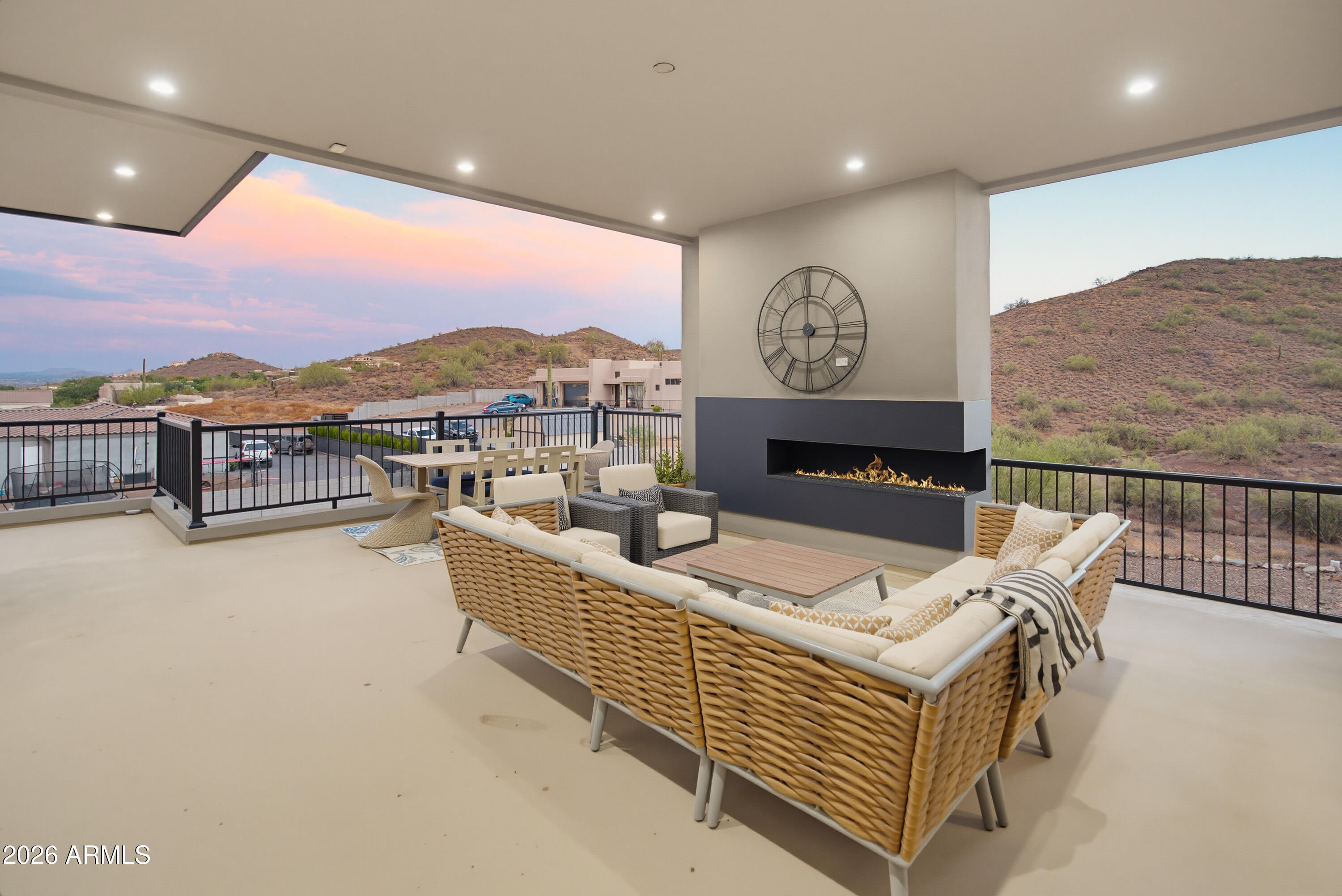 235 W ROCK VIEW Road