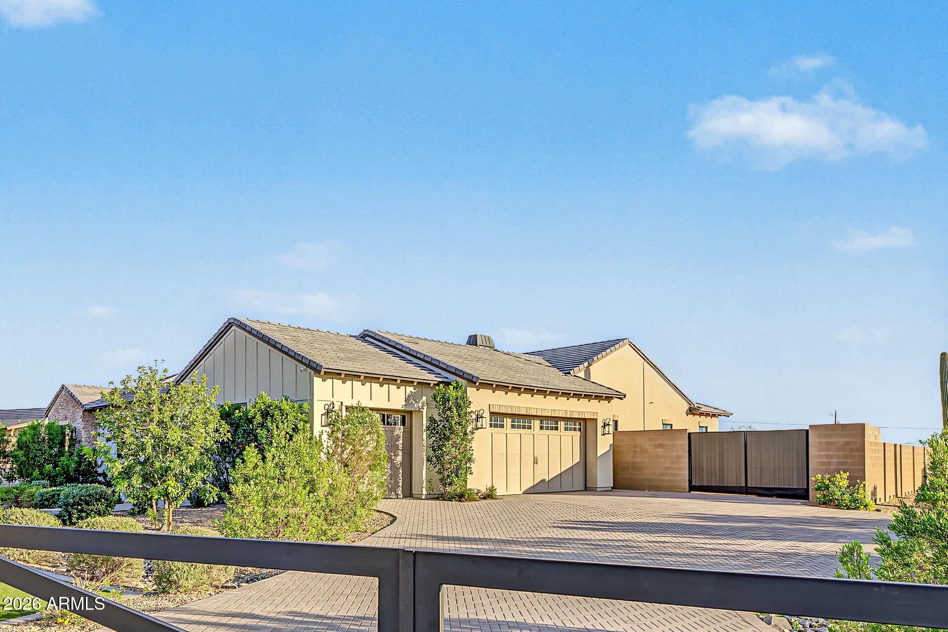 8323 E REGINA Circle