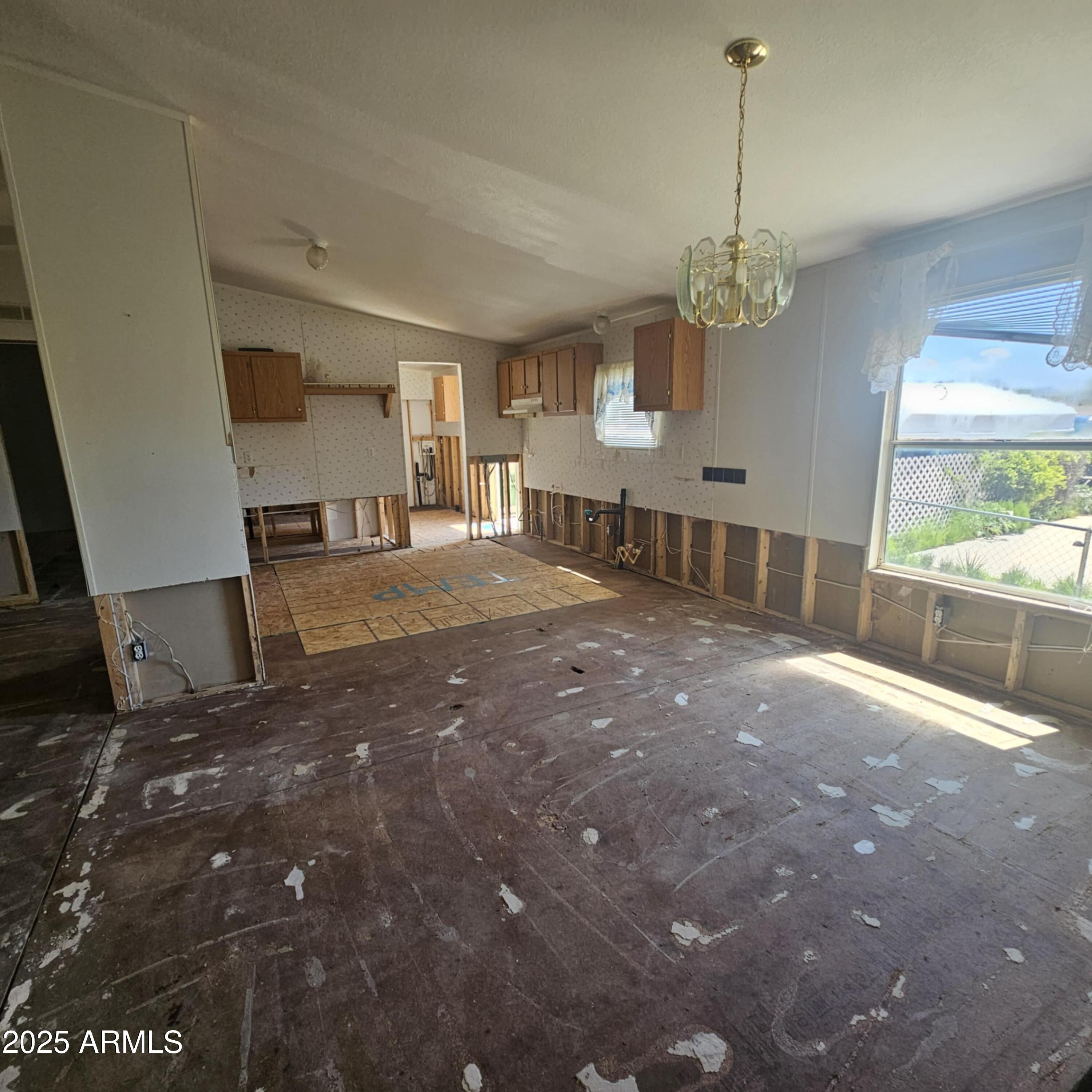 977 N SADDLEBACK Drive