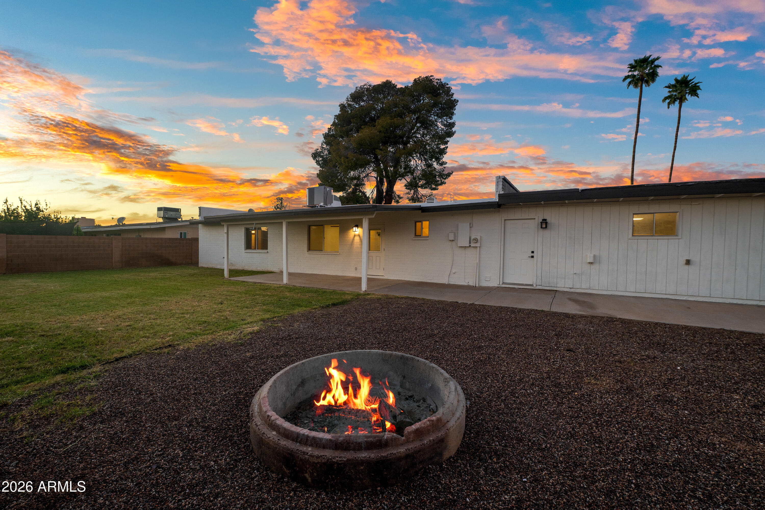 853 E Fairfield Street